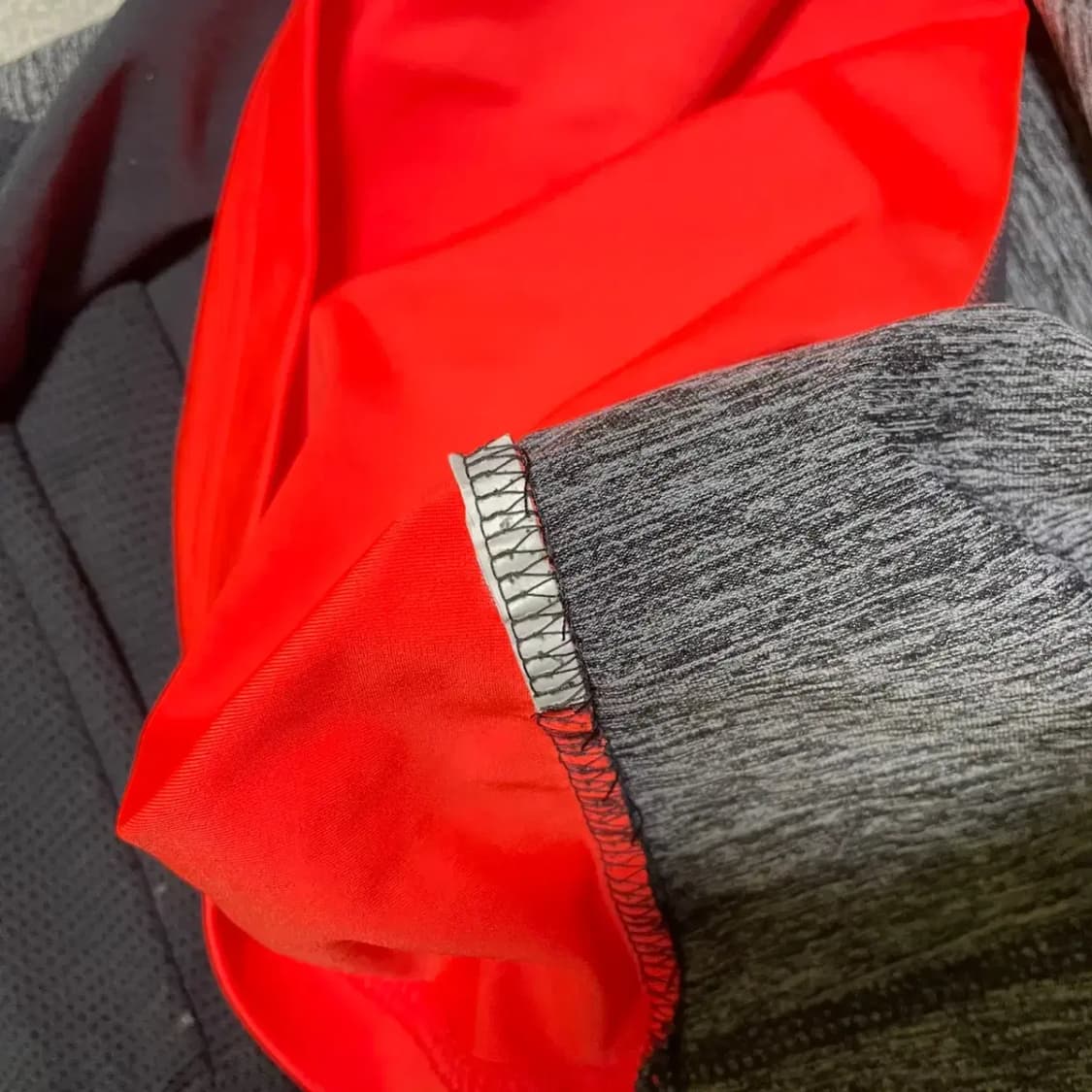 L 데상트 기능성 긴팔티셔츠 N.2624 상품이미지4