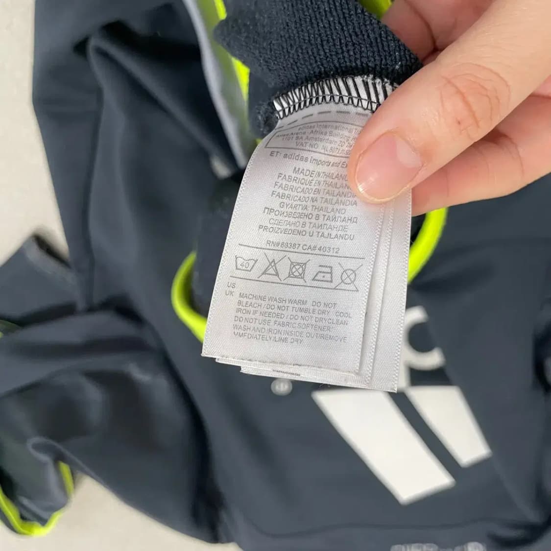 M 아디다스 레알마드리드 트레이닝탑 상의 B.4399 상품이미지5