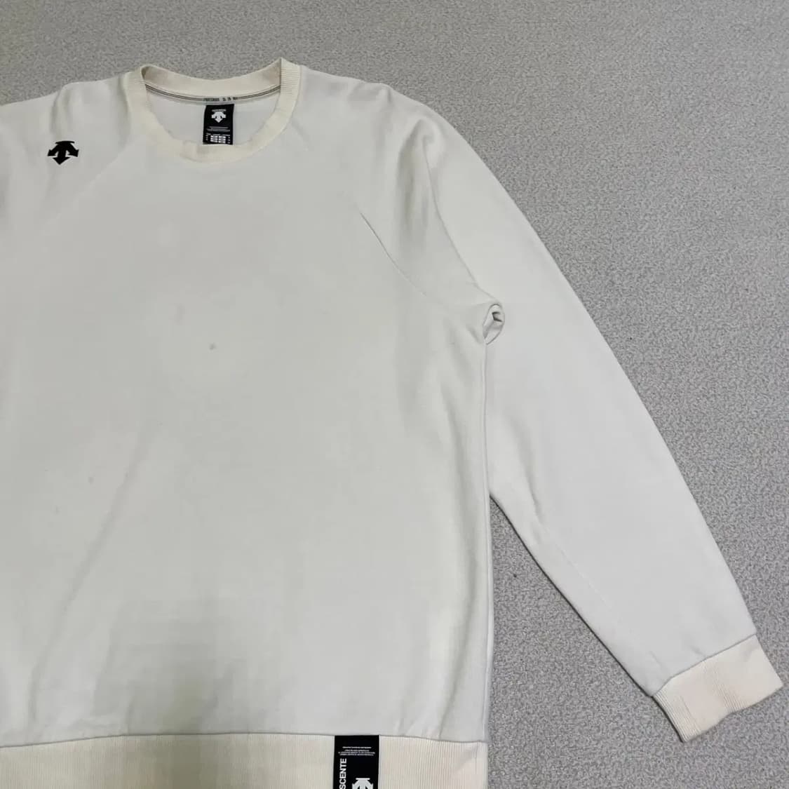 M 데상트 라운드 맨투맨 N.1701 상품이미지3