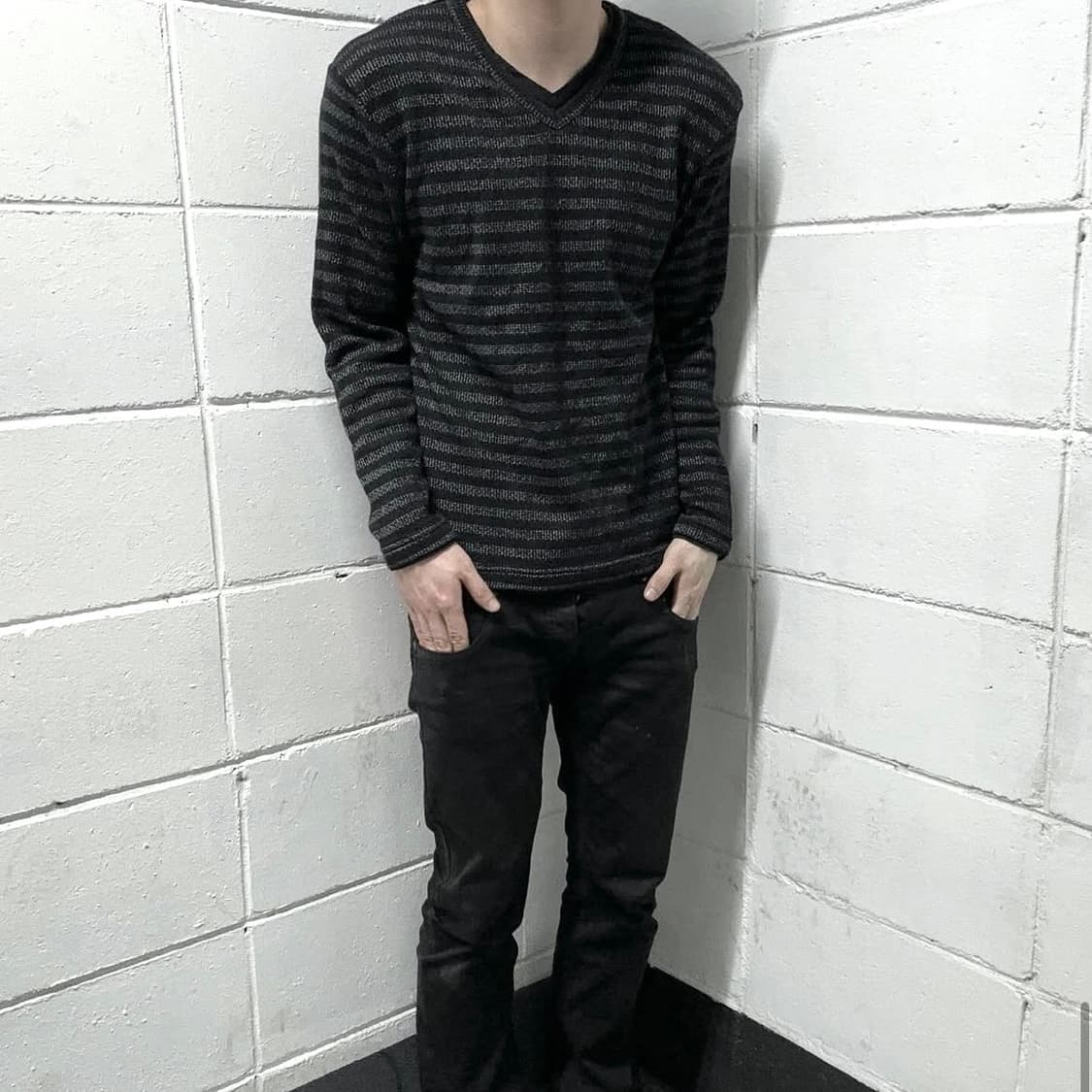 noise striped double v-neck sleeve 상품이미지1