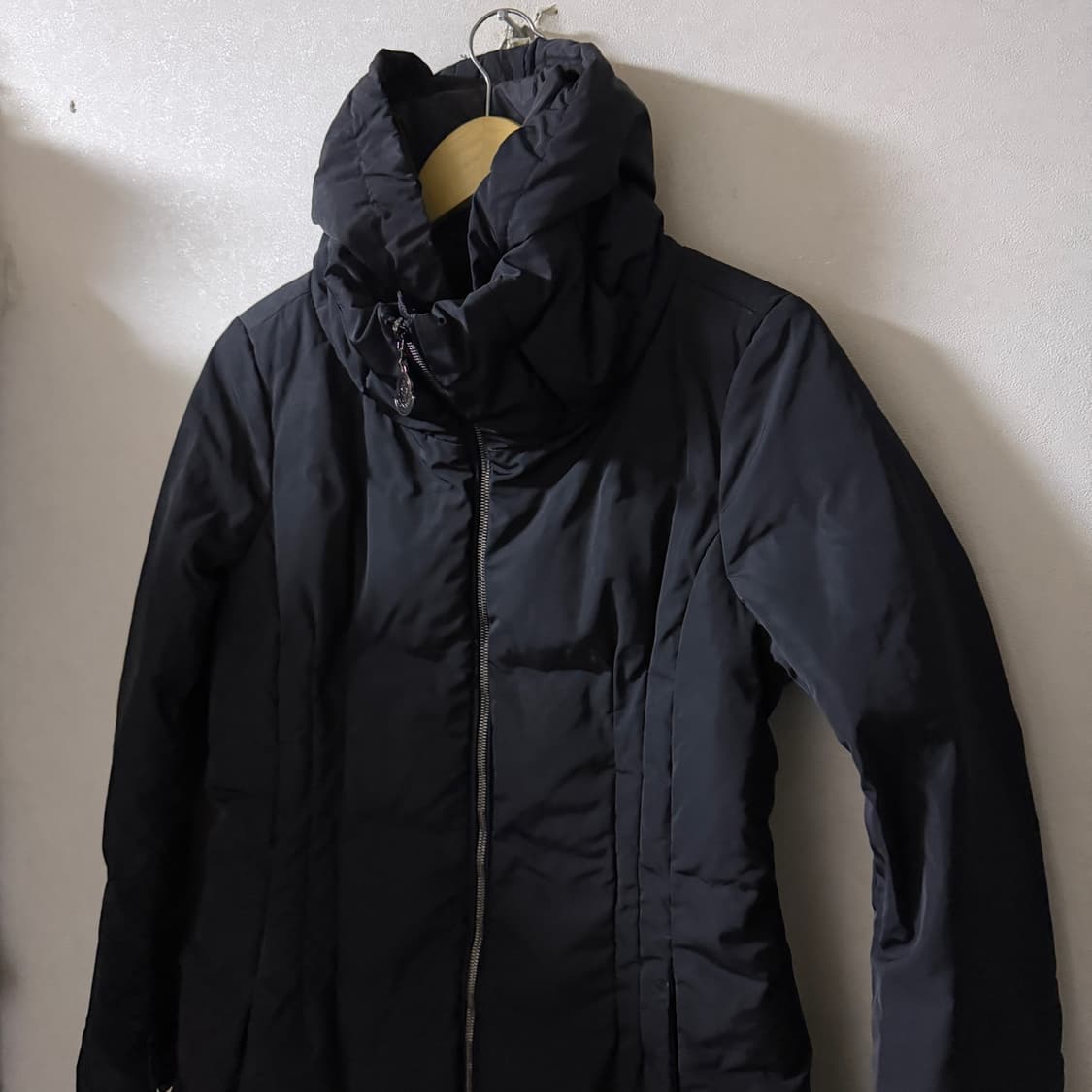 몽클레어 여성 RENNE 경량 패딩코드 2 (여성 55정도) 상품이미지10