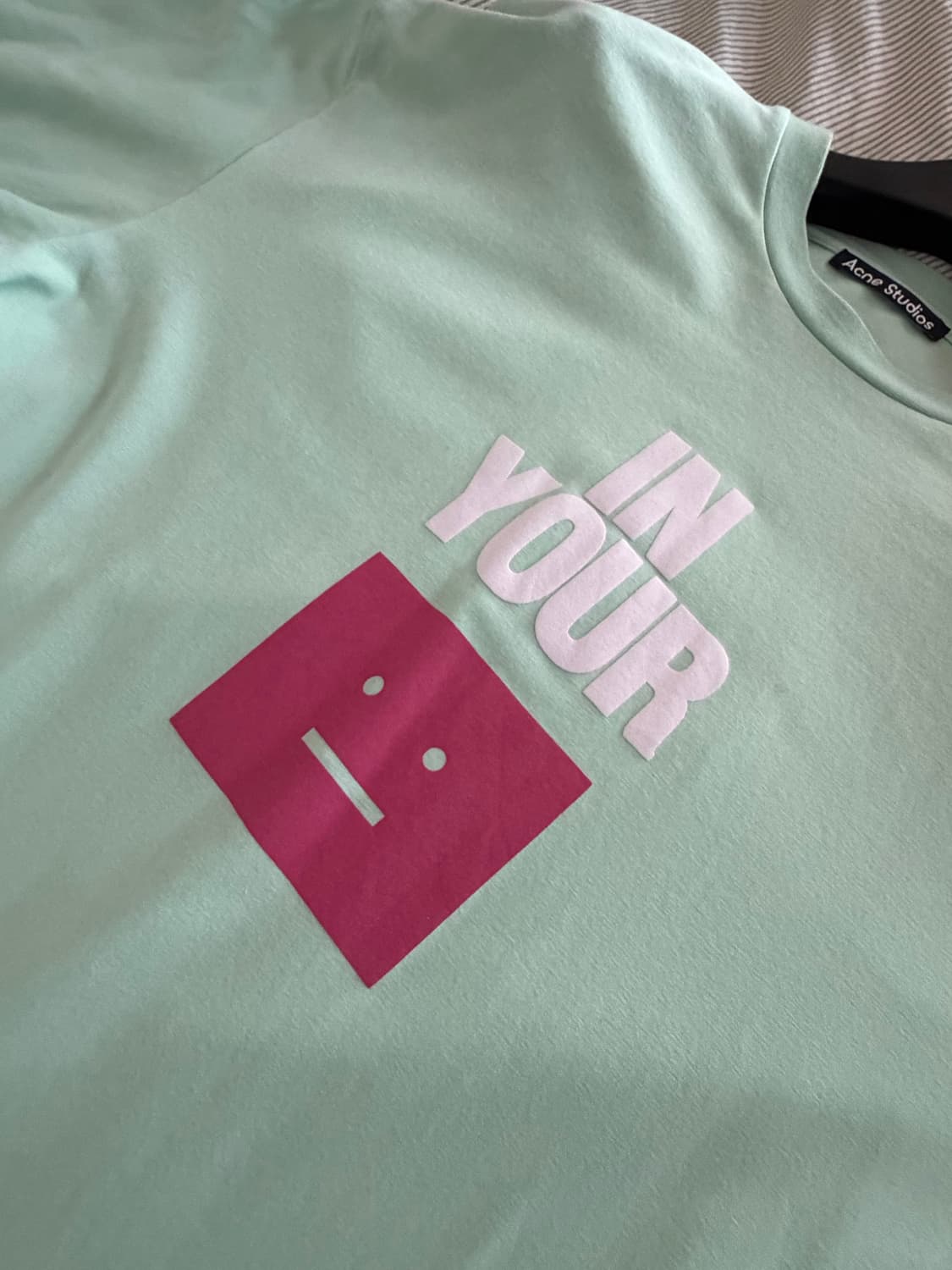 아크네스튜디오 민트 페이스 로고 반팔 상품이미지2