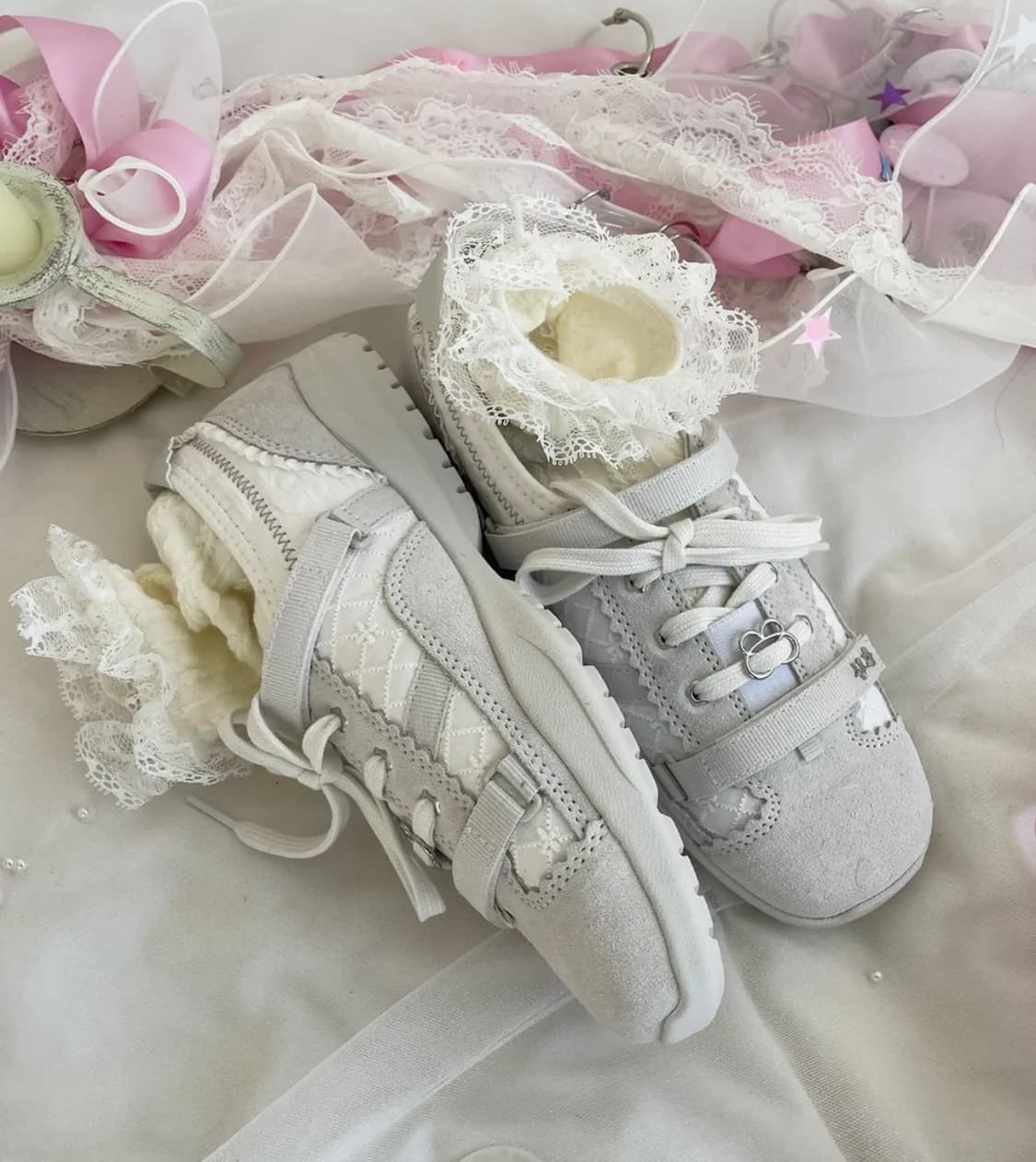 [택o새상품] 뚜오미오x플러피시트러스 메멘토 패치워크 스니커즈 240 상품이미지1