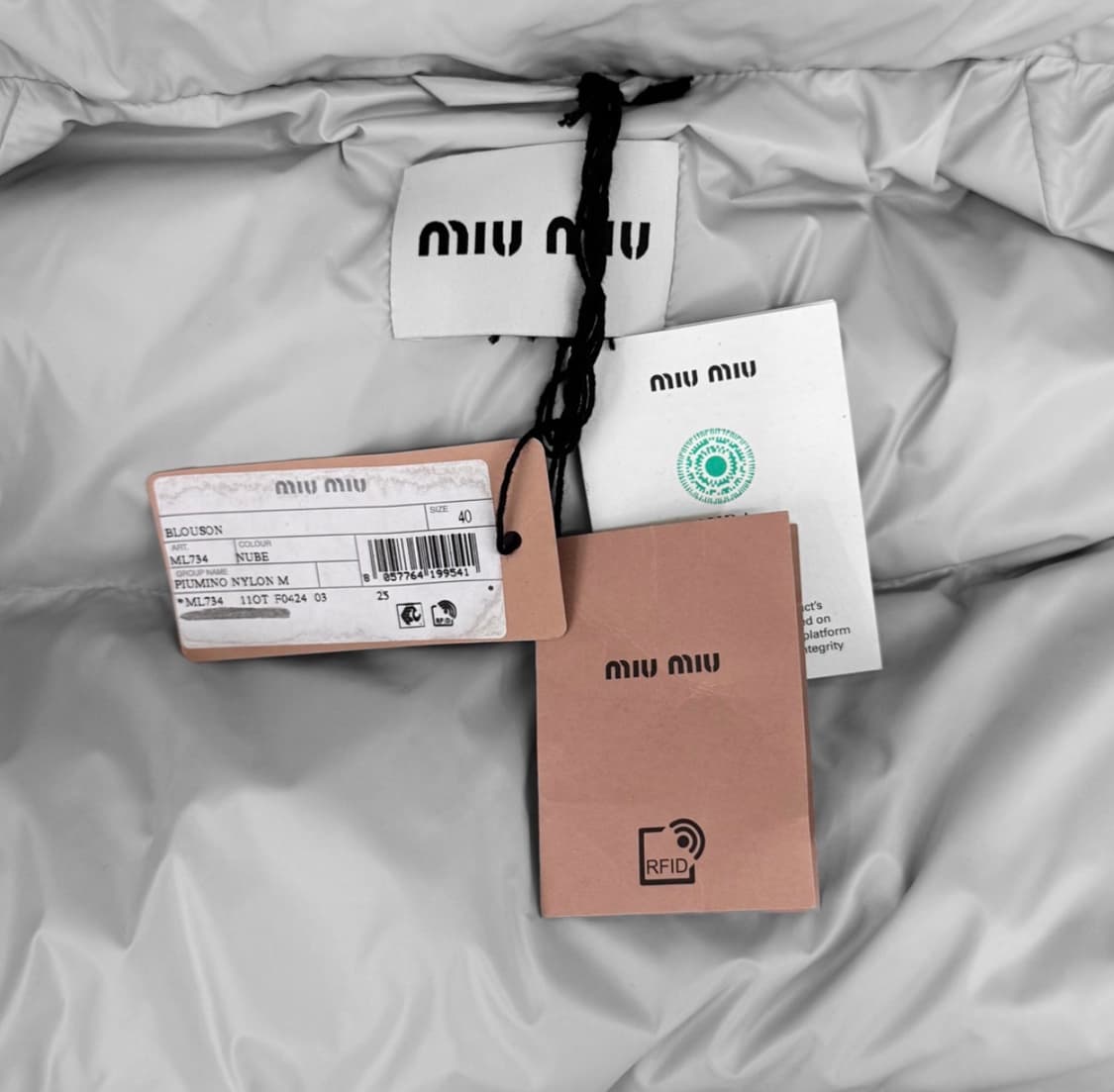 [40] 미우미우 여성 백로고 푸퍼 후드 나일론 다운 패딩 자켓 그레이 상품이미지9