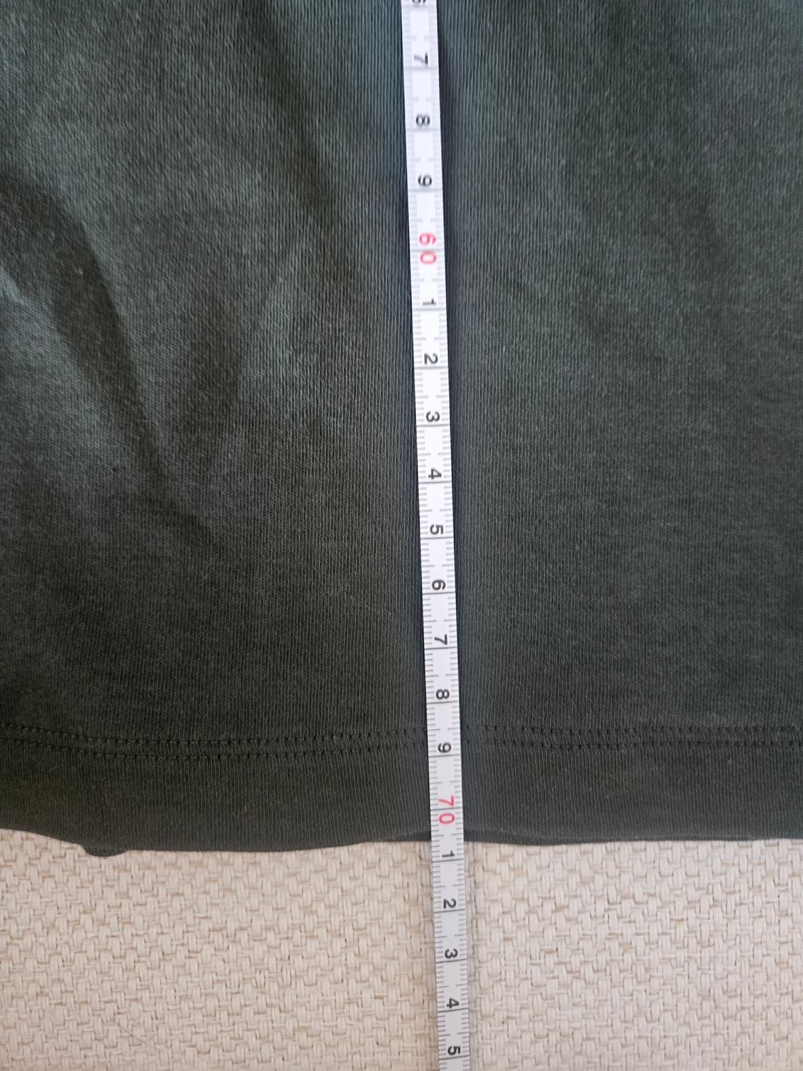 코스(COS) 지퍼포켓 티셔츠 딥카키 상품이미지8