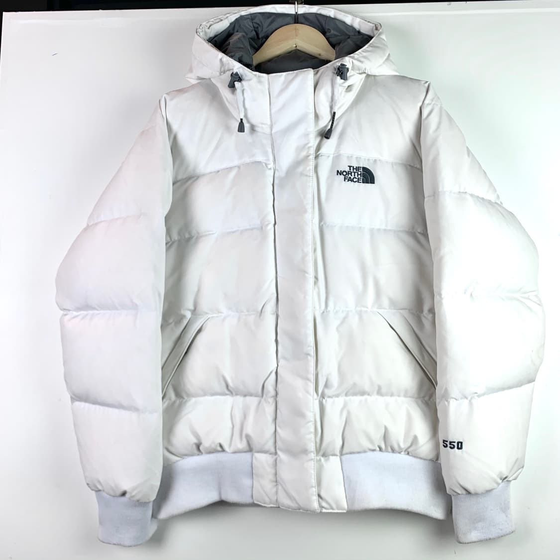 노스페이스 화이트 550필 구스 다운 패딩 점퍼 상품이미지3