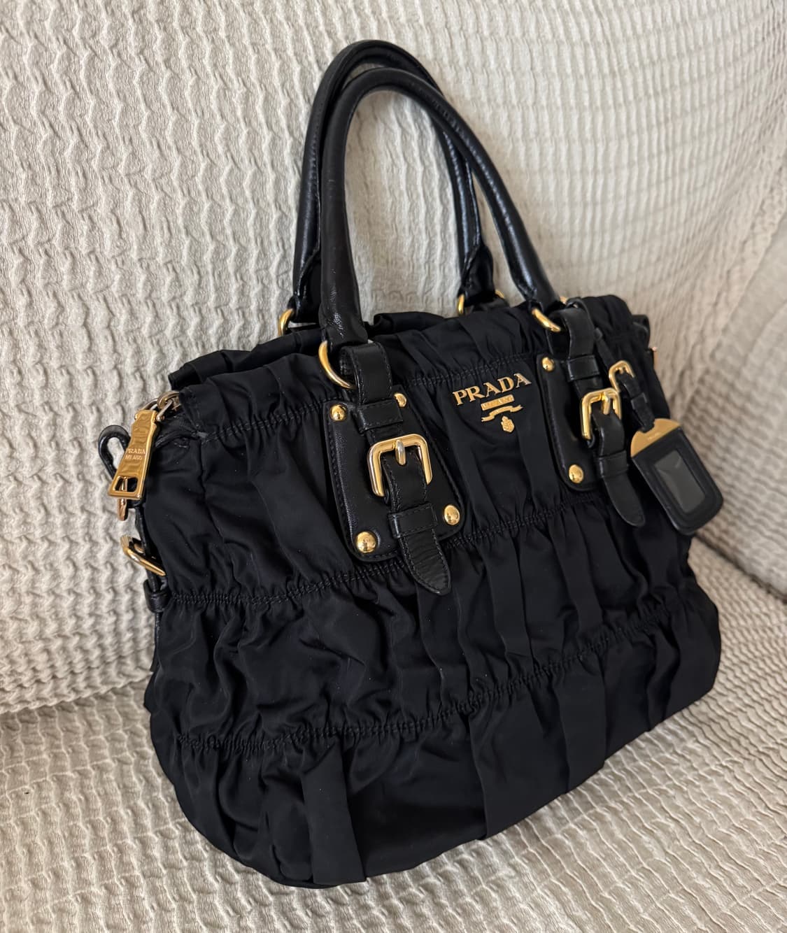 프라다 테수토 고프레 나일론 토트백 상품이미지3