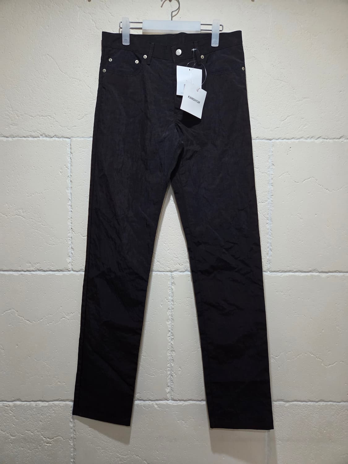 강혁 WGS 에어백 슬림핏 트라우저 레드프린트 L 상품이미지1