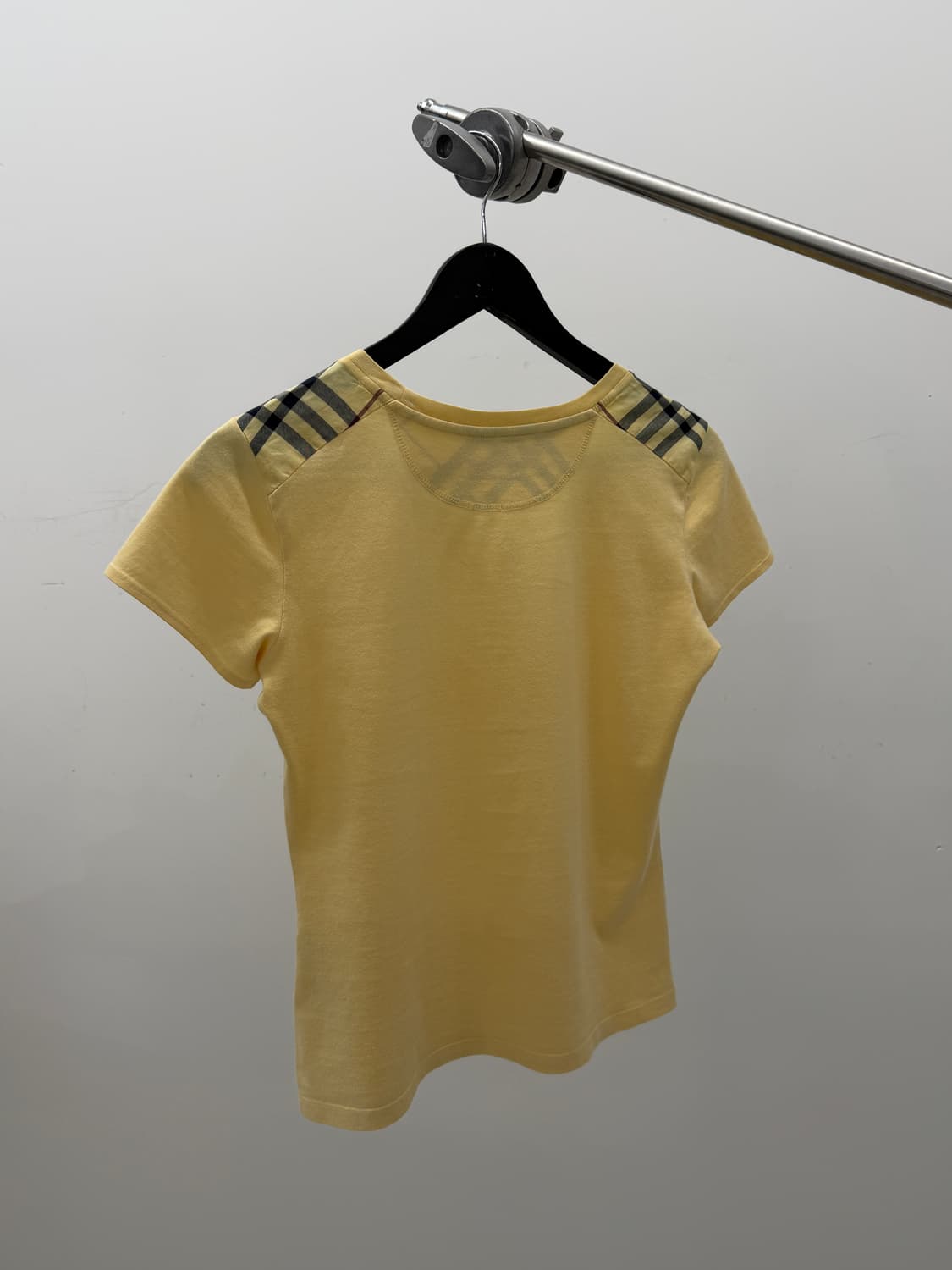 Burberry 버버리 체크 숄더 옐로우 반팔티 38 상품이미지4