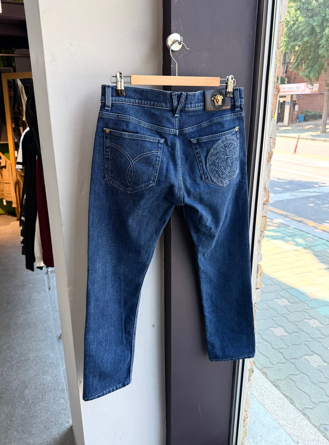 30/ 베르사체 메두사 백로고 데님팬츠 상품이미지8