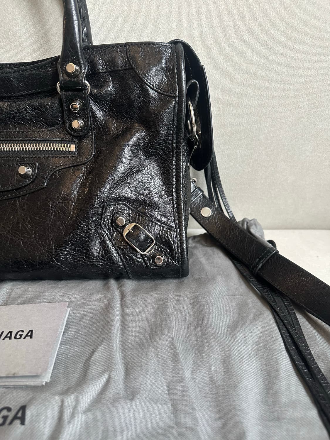 [A+ 정품] 발렌시아가 시티 모터백 스몰 블랙 상품이미지3