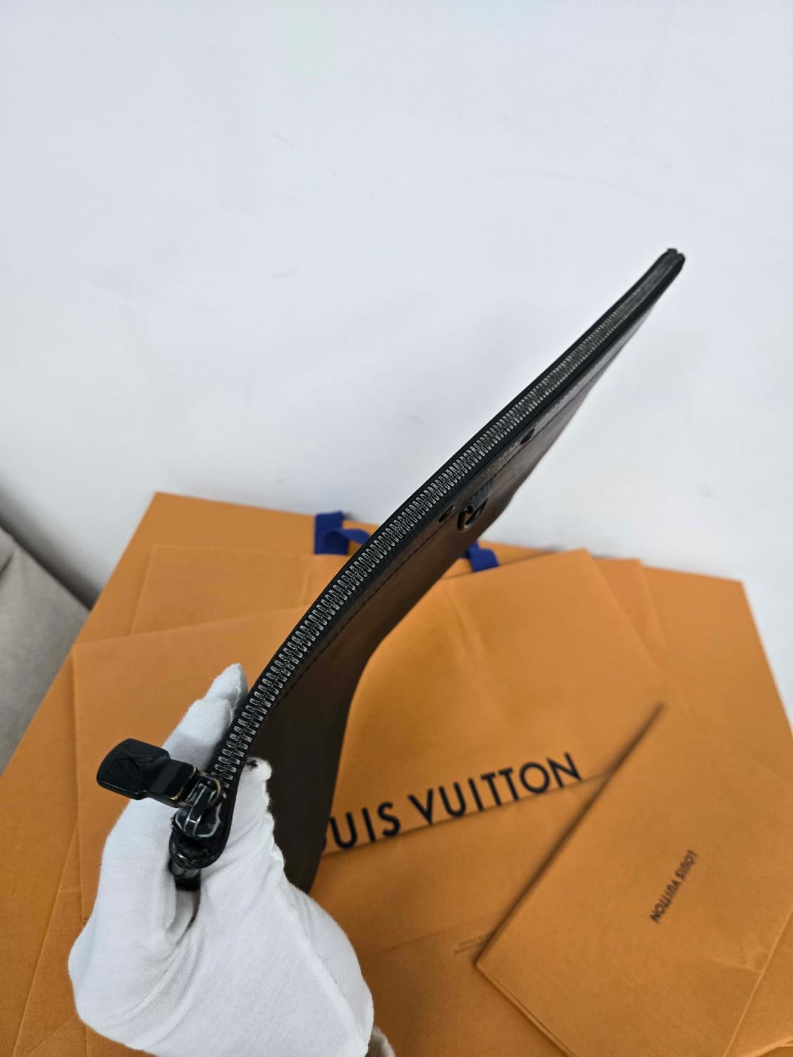 [보증서 정품] 루이비통 쉐도우 포쉐트 클러치백 상품이미지6