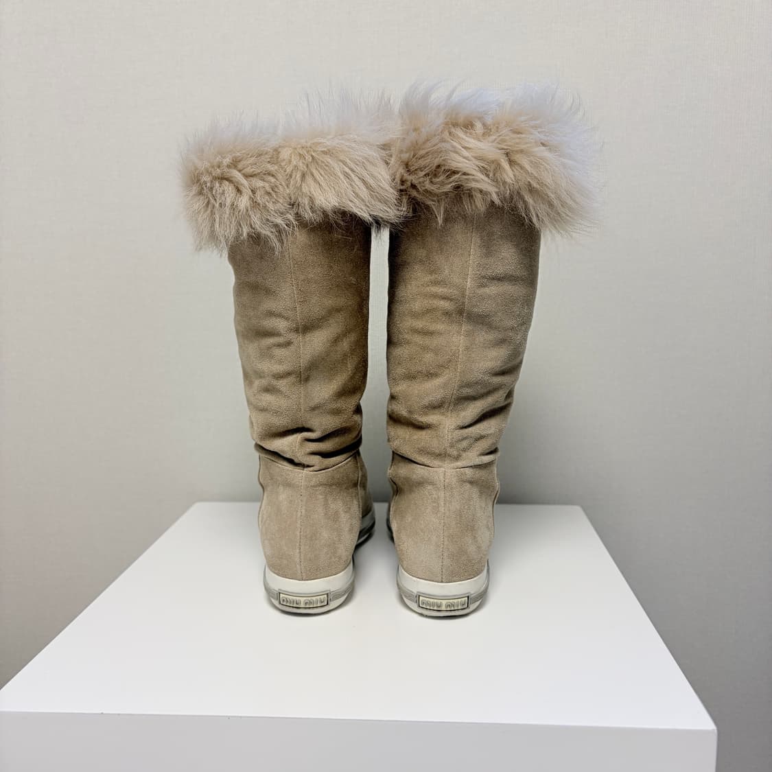 미우미우 퍼 스웨이드 롱 부츠 상품이미지3