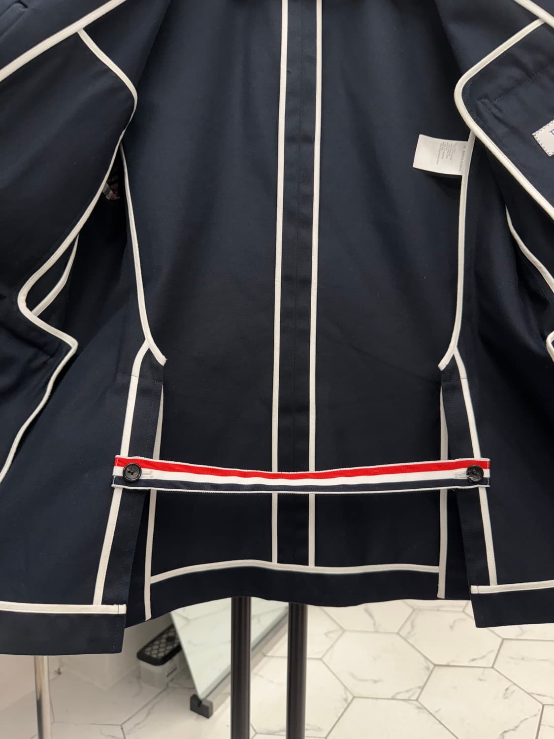 [3] 톰브라운 암밴드 금장 블레이저 자켓 상품이미지6