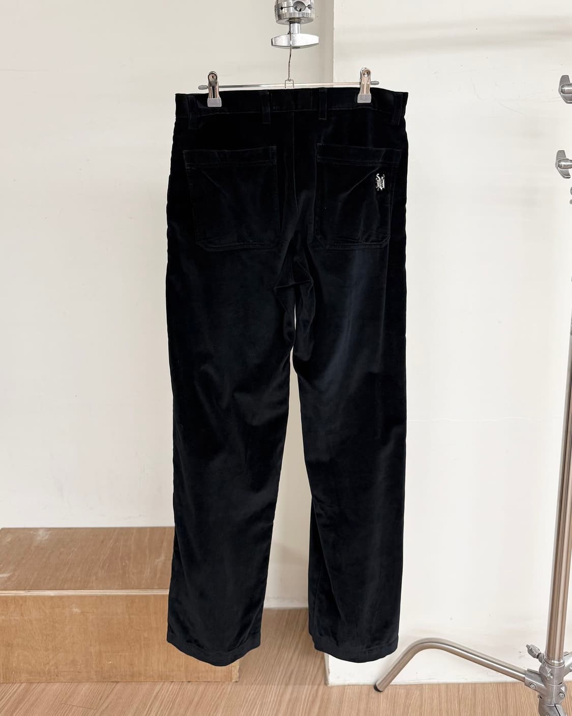 베르사체 진스 시그니처 벨벳 팬츠  상품이미지4