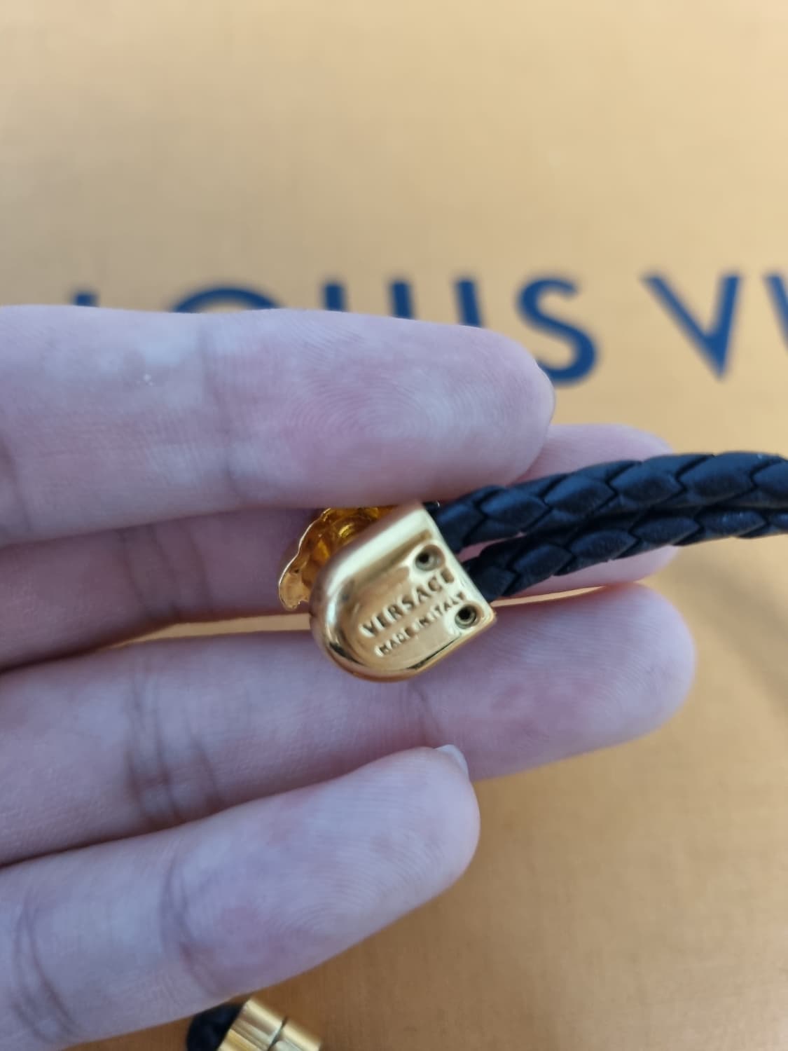 베르사체 메두사 금장 가죽 팔찌 상품이미지3