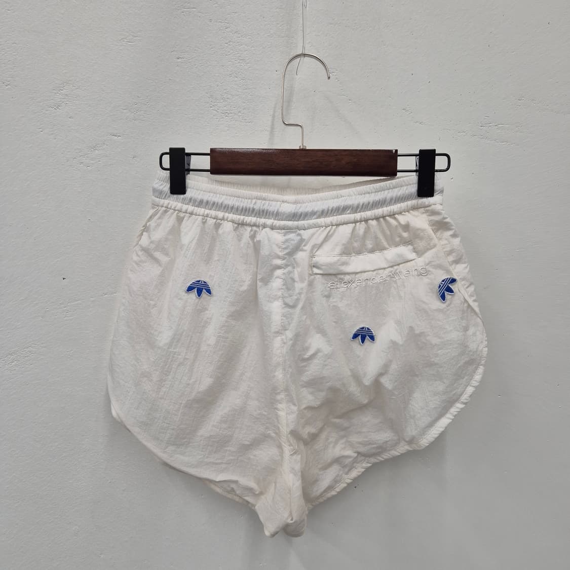 아디다스 X 알렉산더 왕 시즌5 스캐터드 트래포일 윈드브레이커 셋업 상품이미지8