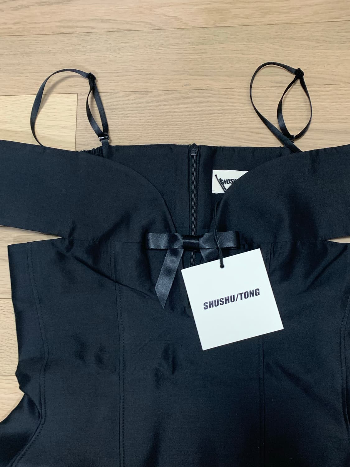 -주말 할인- (택달린 새제품) 슈슈통 미니 커브드 드레스 상품이미지1