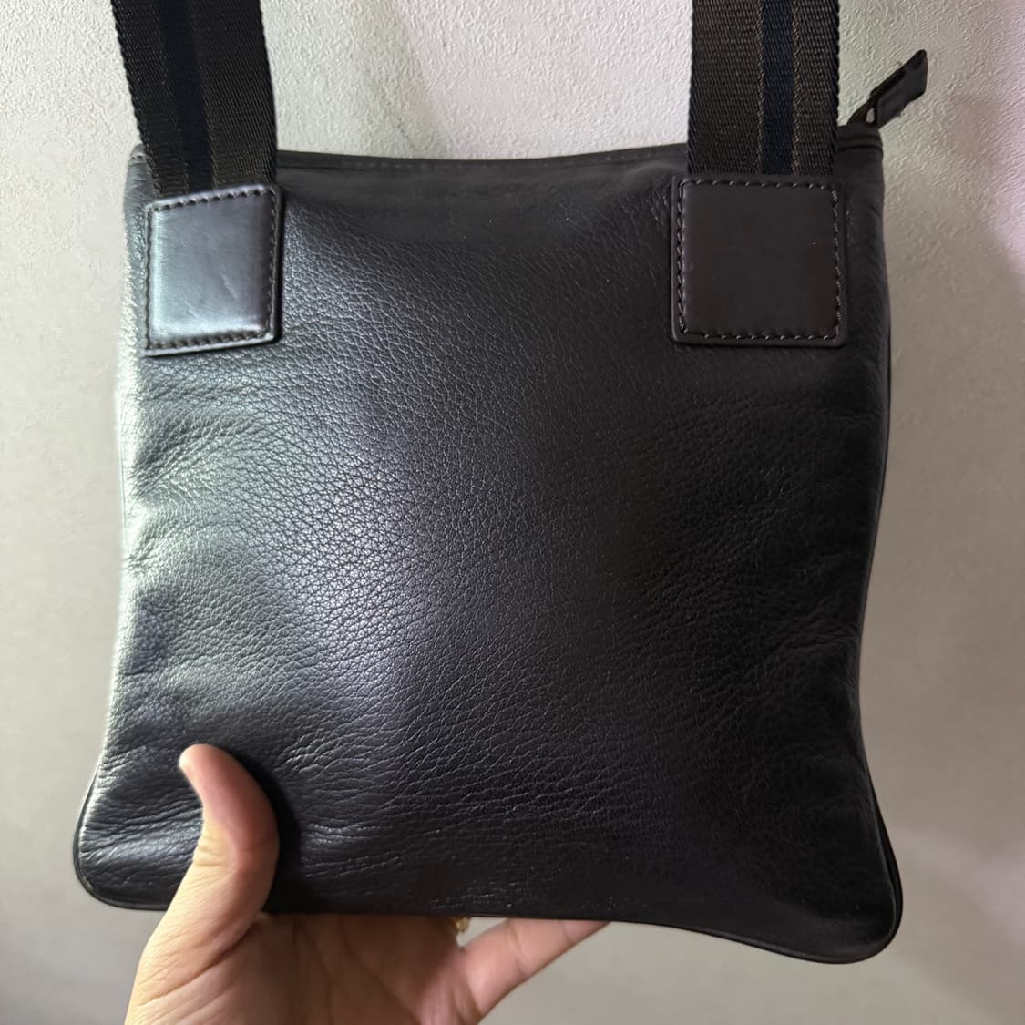 에메네질도 제냐 남성 크로스백 다크브라운 상품이미지7