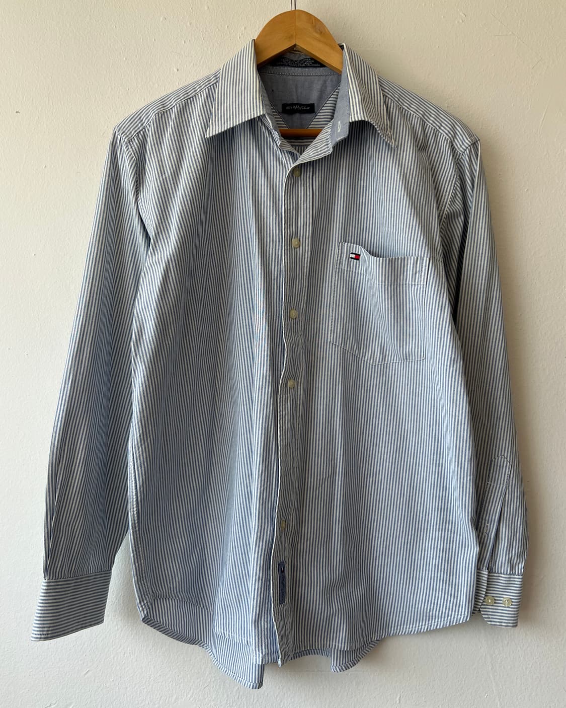 타미힐피거 남성 블루 스트라이프 코튼긴팔셔츠

 상품이미지1