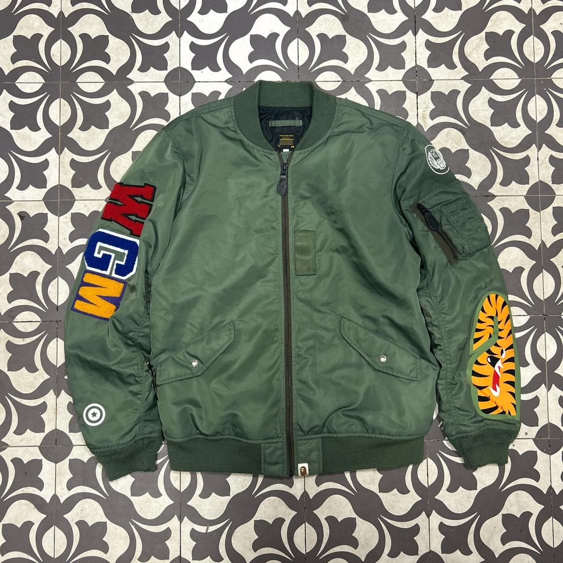 베이프 샤크 MA-1 봄버 자켓 상품이미지1