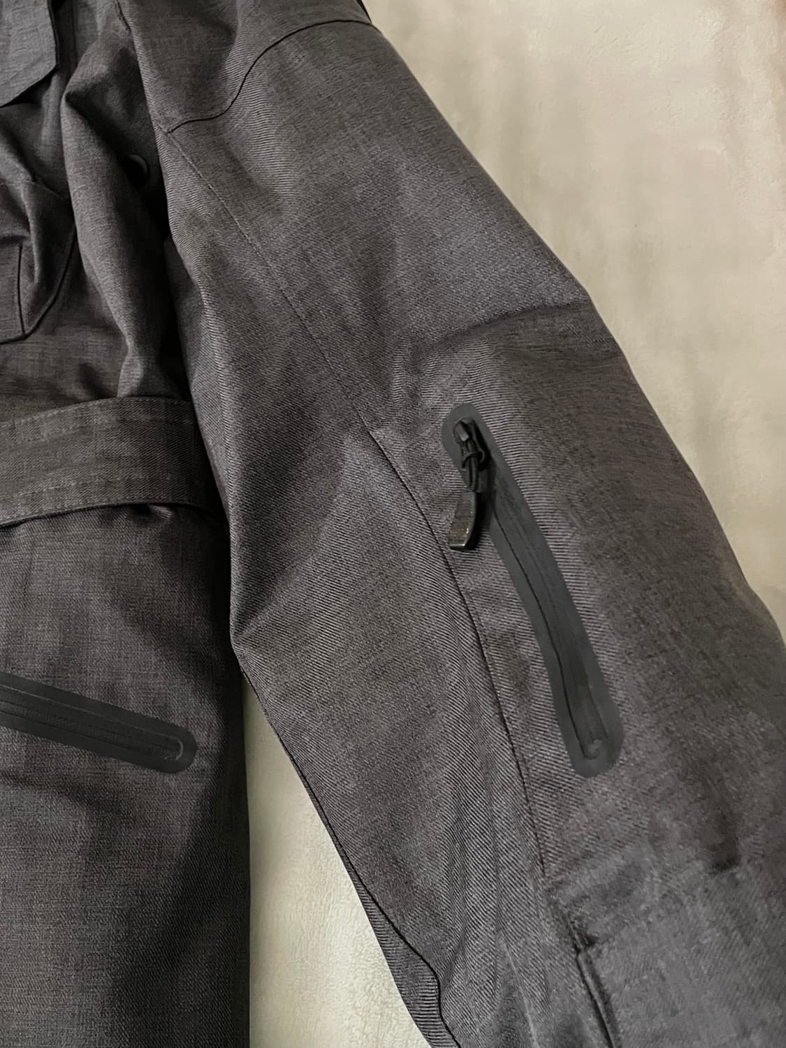 버버리 스포츠 그레이 폭스퍼 패딩 상품이미지3