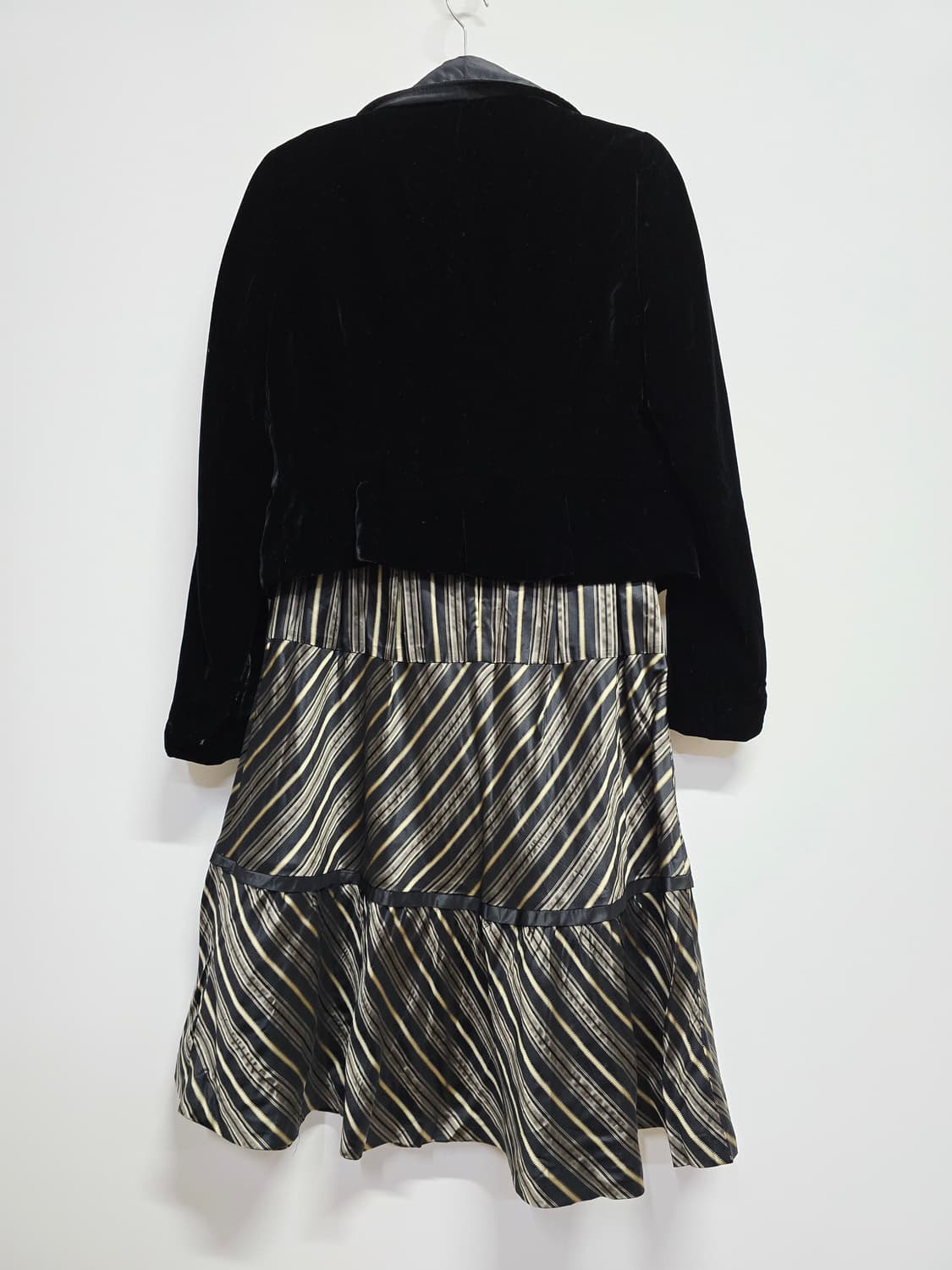 샤틴 벨벳 블랙 자켓 + 스트라이프 롱 원피스 상품이미지5