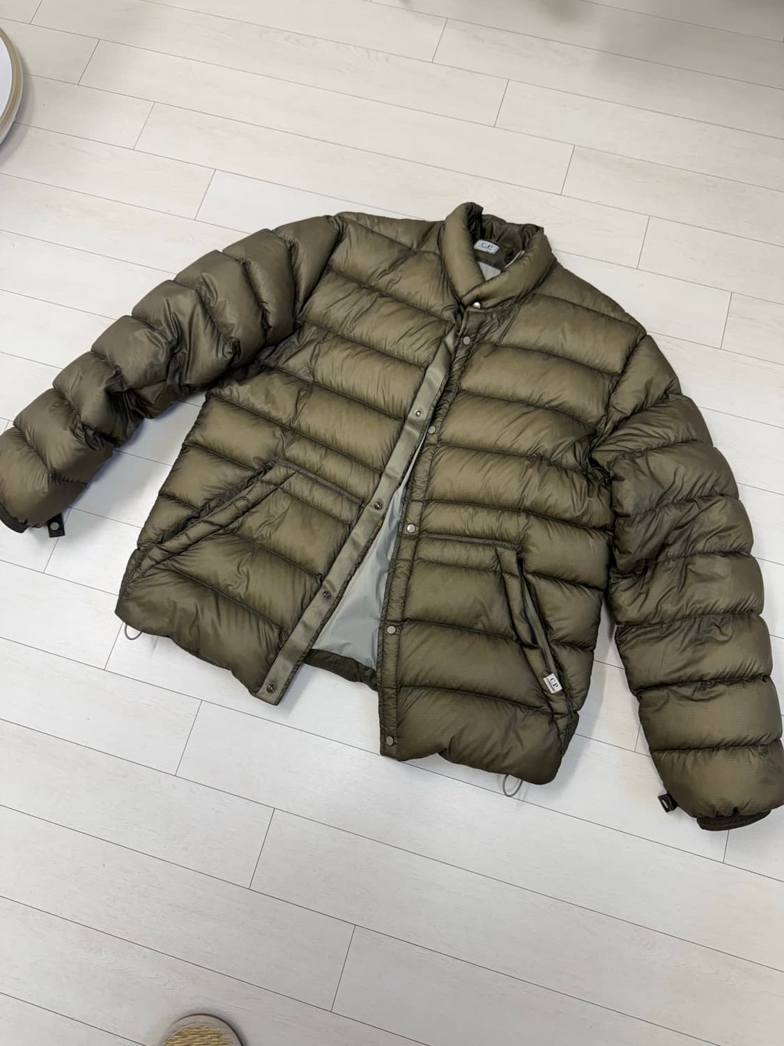 cp컴퍼니 DDshell 디디쉘 52 사이즈 밑단 스트링 양쪽 있어서 길 상품이미지1