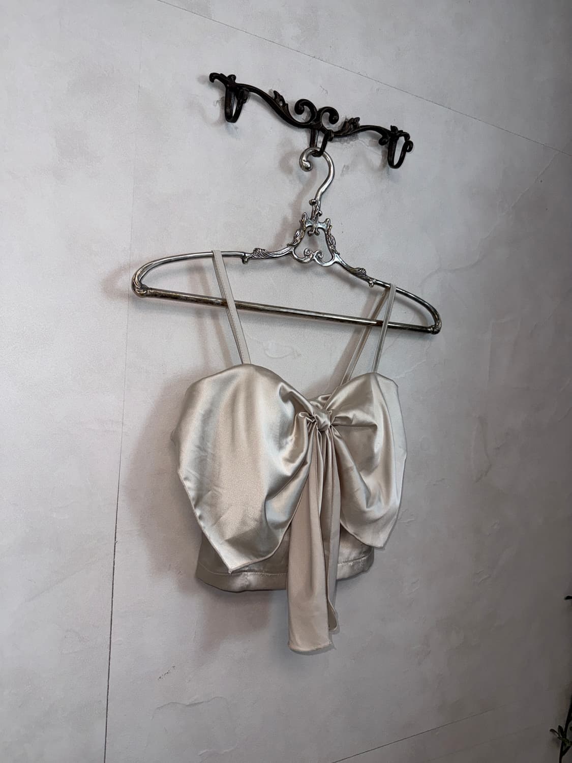 Ivory satin ribbon crop sleeveless  상품이미지5