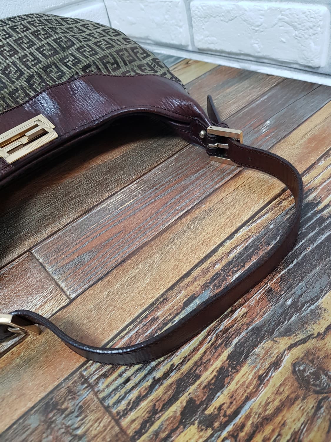 [정품] 펜디 주카 금장 호보백 브라운 상품이미지5