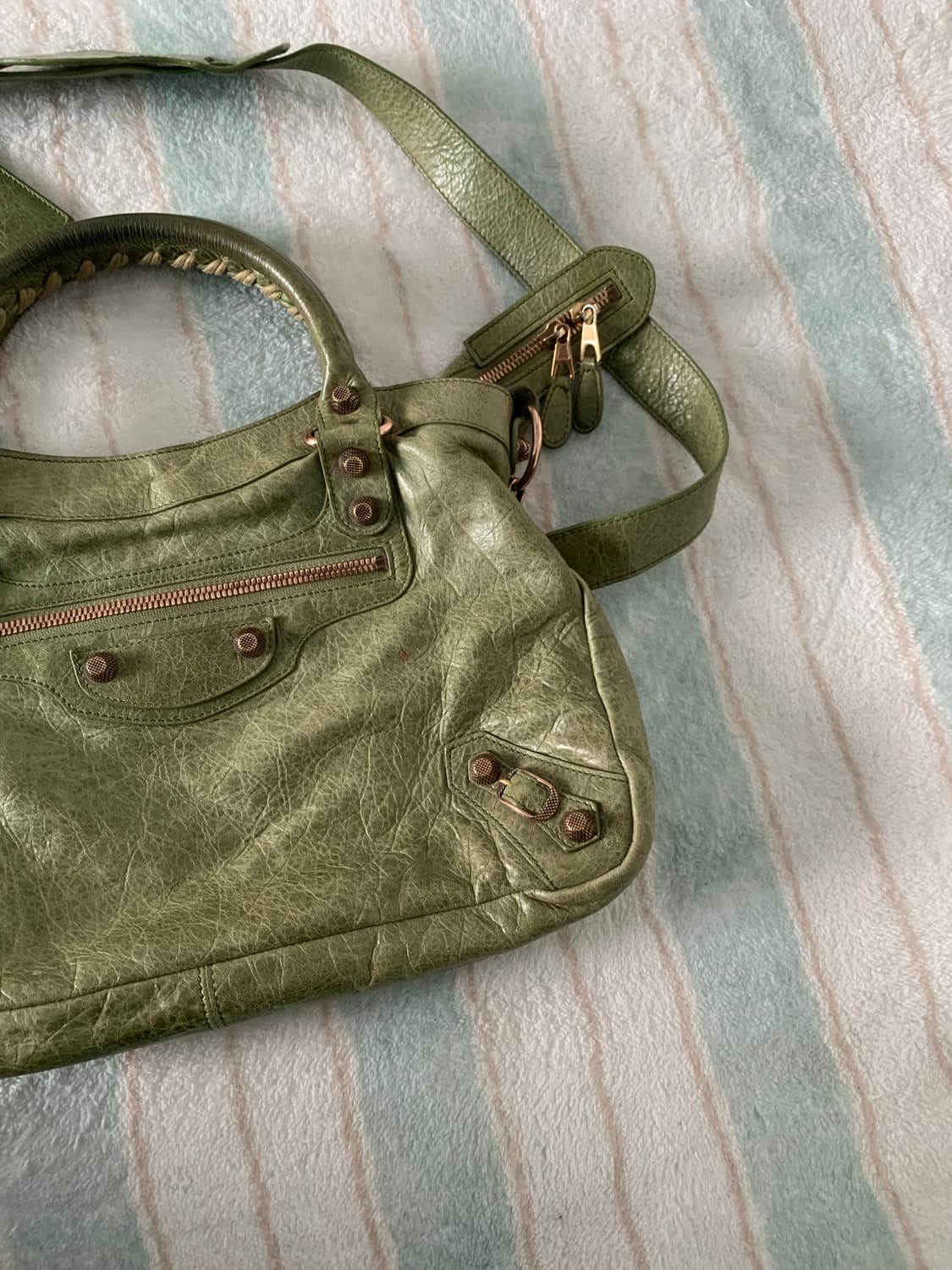 발렌시아가 시티백 모터백 올리브 컬러 정품 상품이미지6