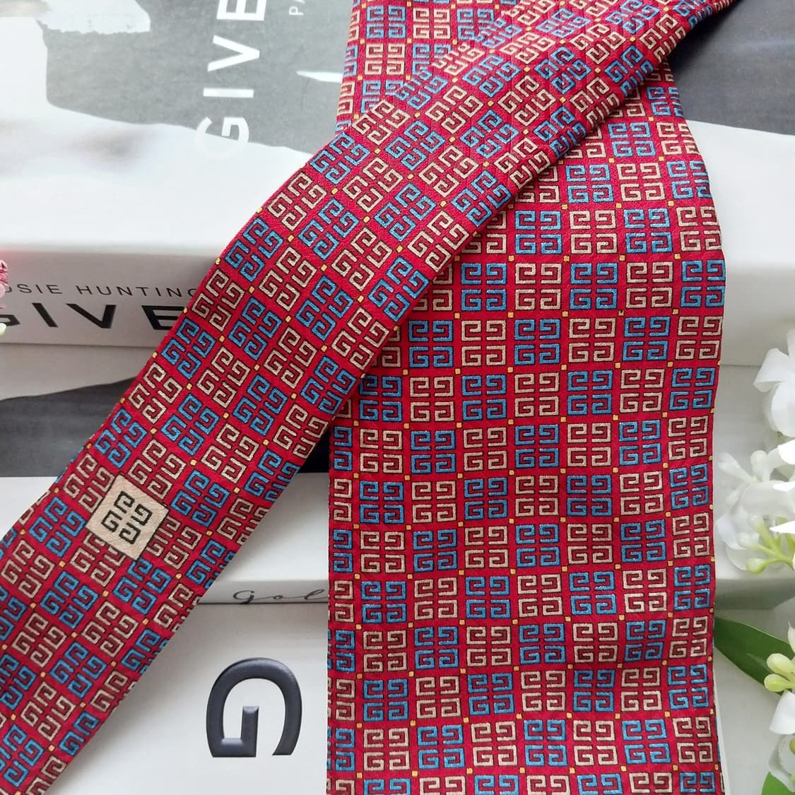 지방시 실크 올오버 로고 패턴 넥타이 9.5cm A+등급 k2045
 상품이미지4