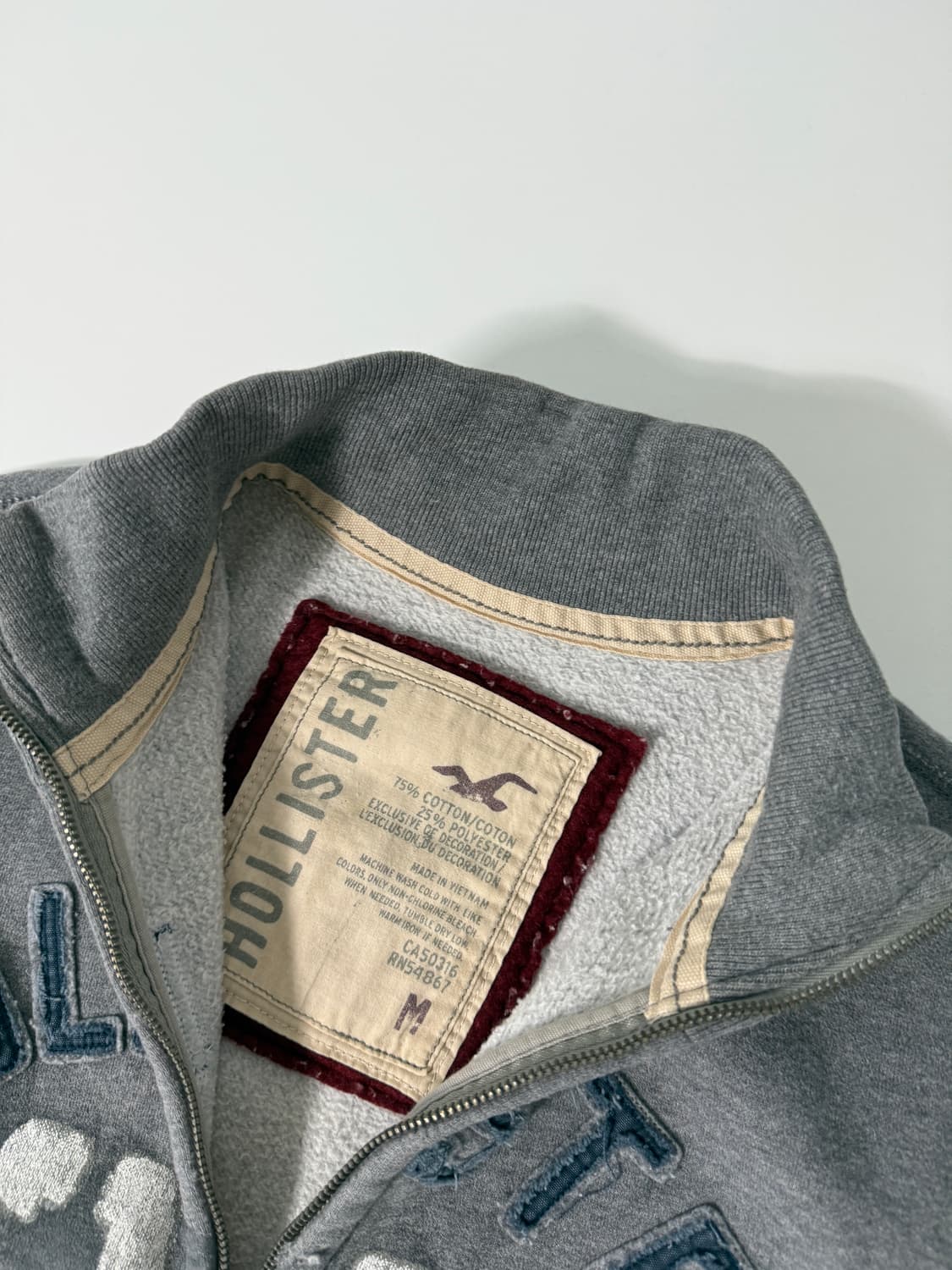 홀리스터 루즈핏 그레이 그런지 패치 스웻 집업 상품이미지4