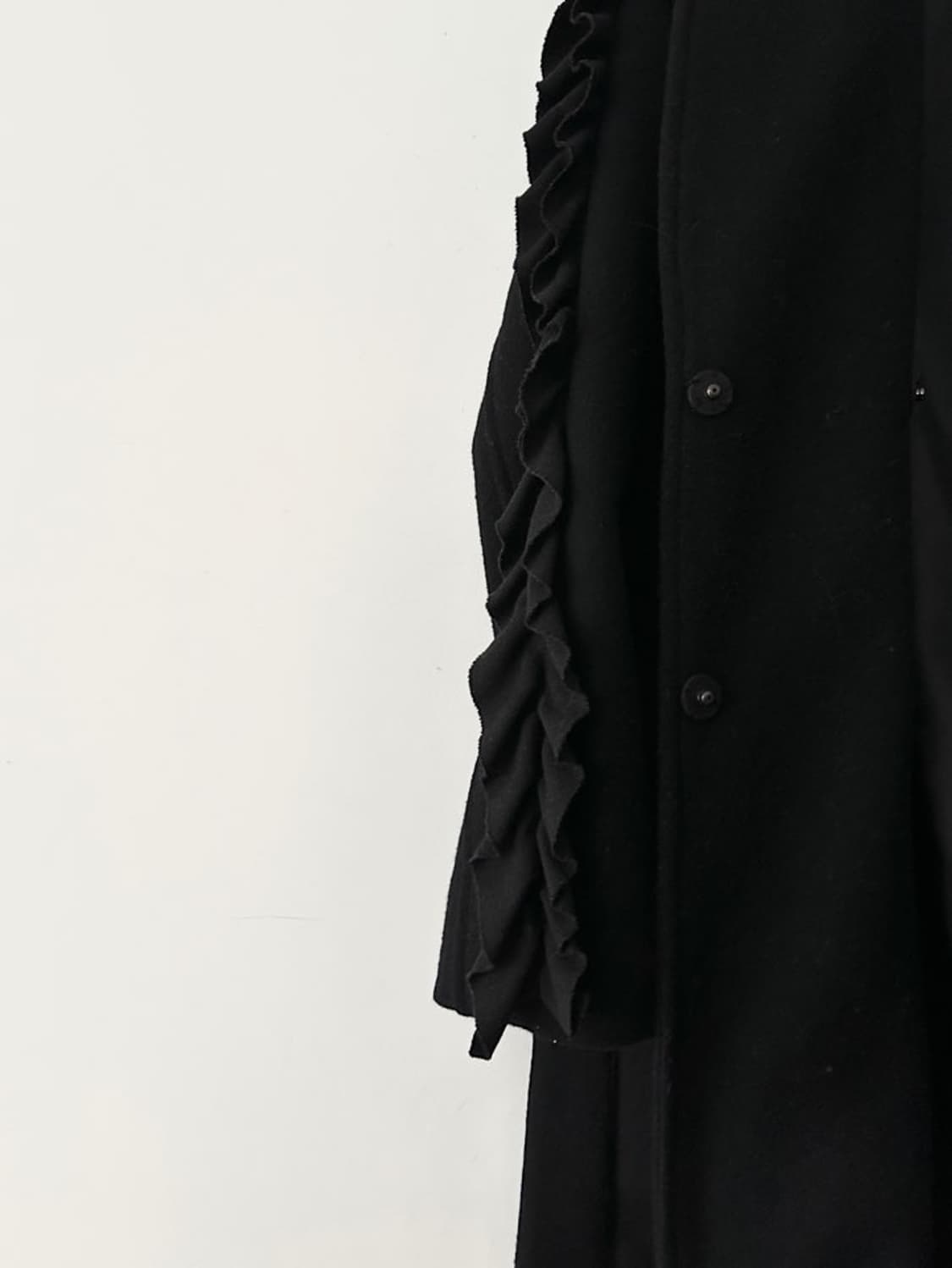 Wave frill tailor coat / black 상품이미지3
