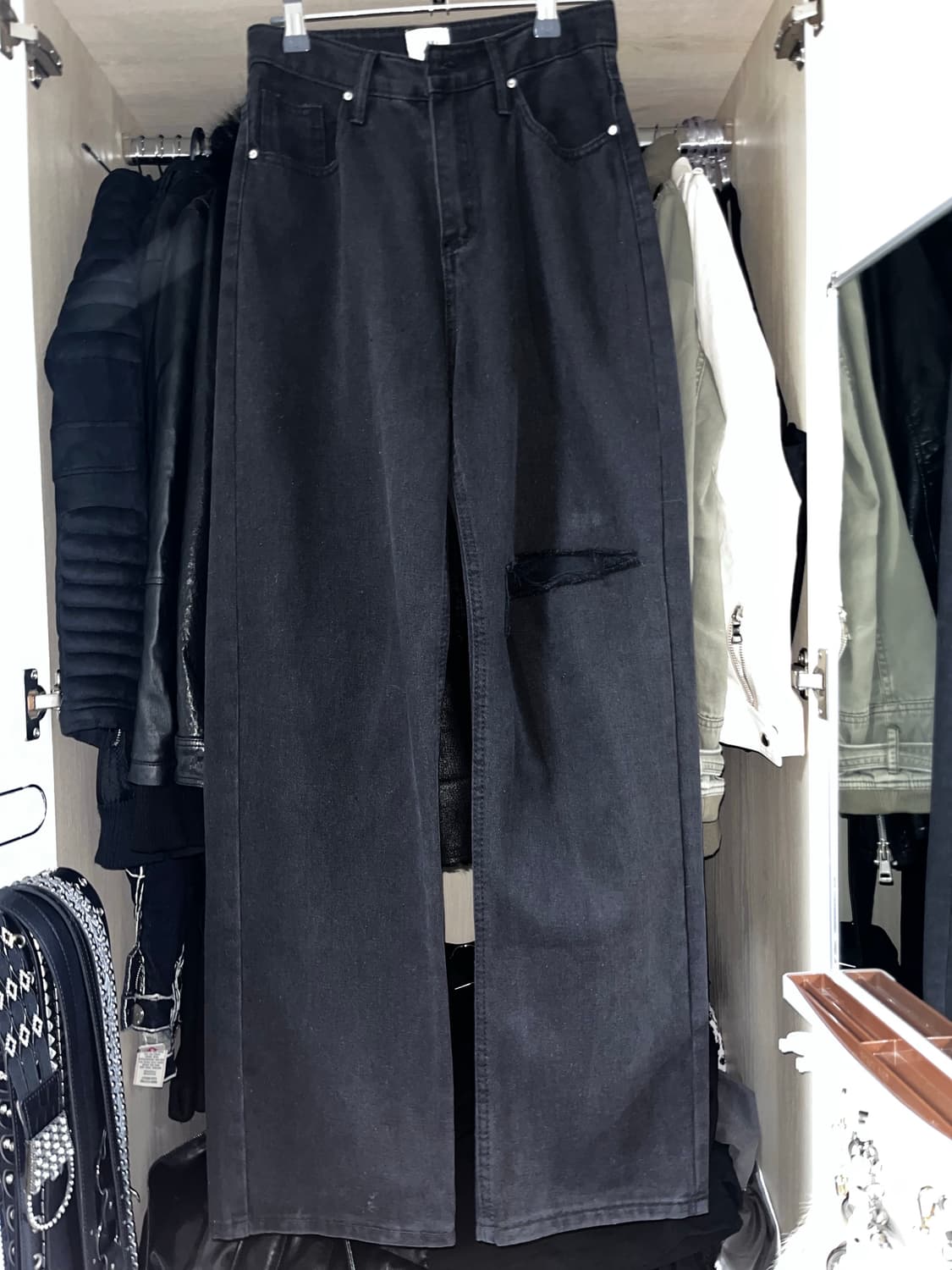 블랙 코튼 와이드 무파진 트임 팬츠 상품이미지1