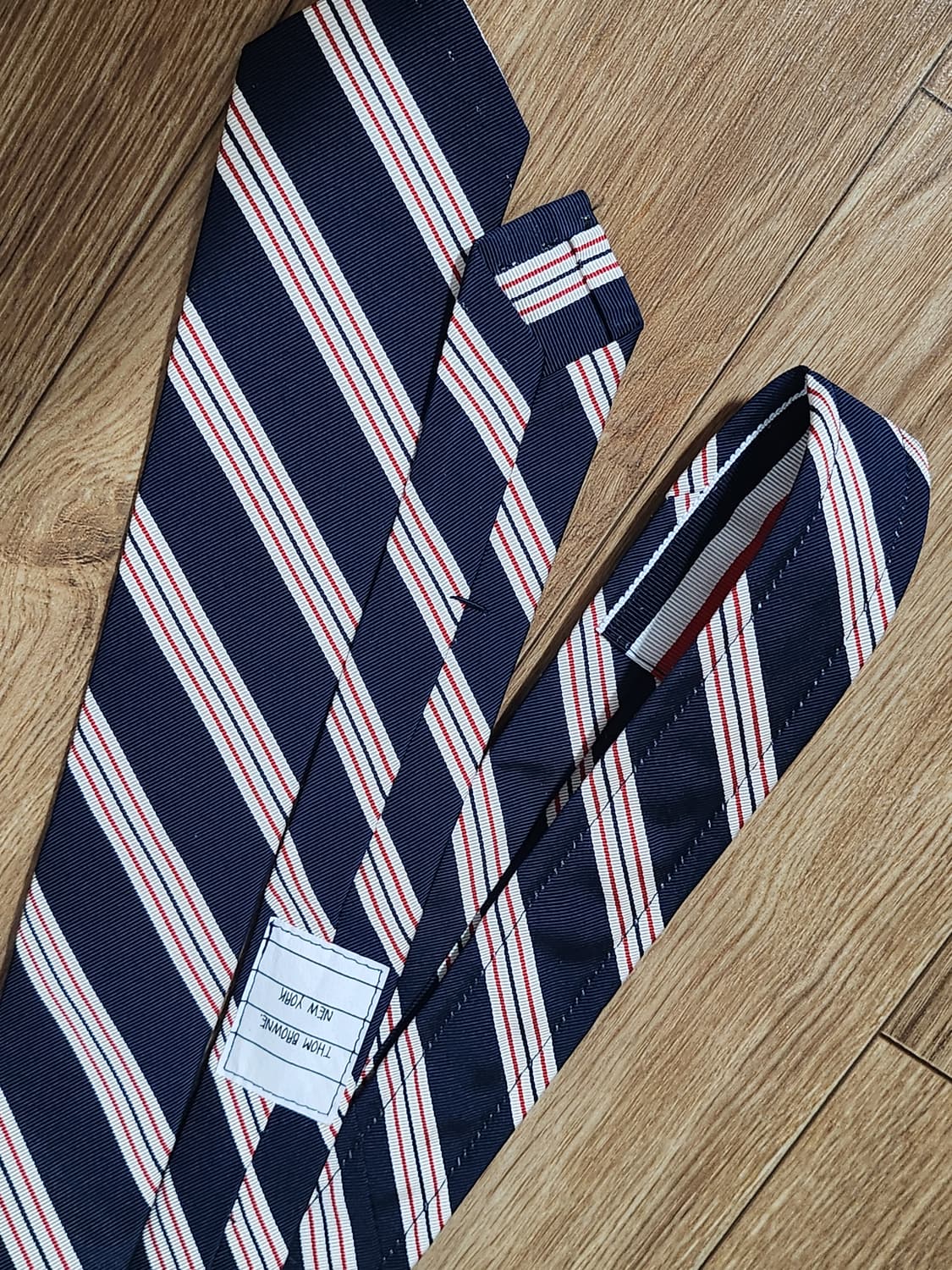 톰브라운 넥타이 상품이미지2