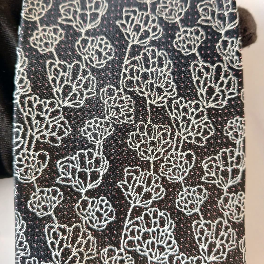 타이요골드 블랙 플로럴 패턴 넥타이 8.9cm A+등급 A19629
 상품이미지7