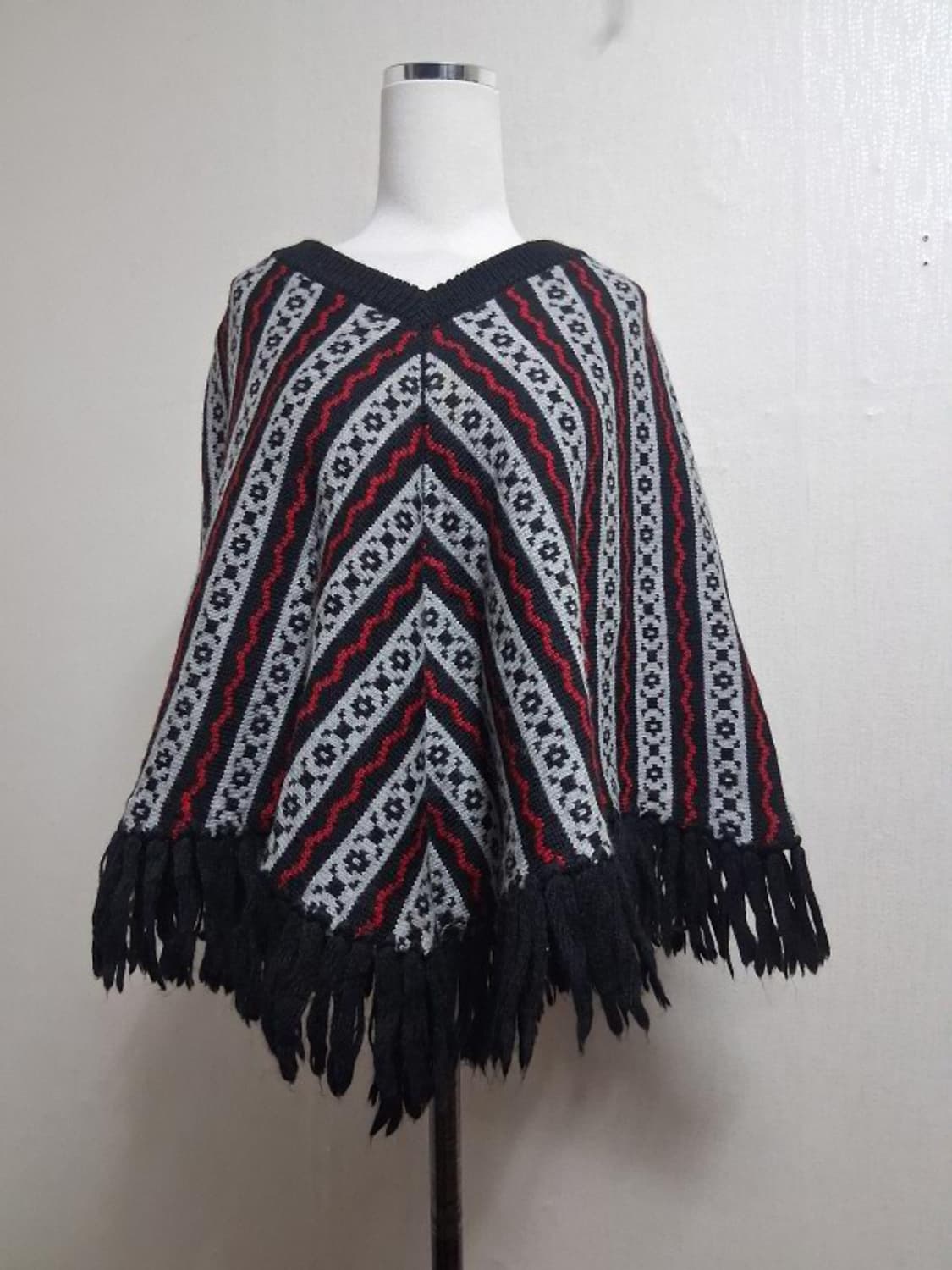 일본빈티지 100%울 페어아일 패턴 울니트케이프 5566
원산지 일본 소 상품이미지1