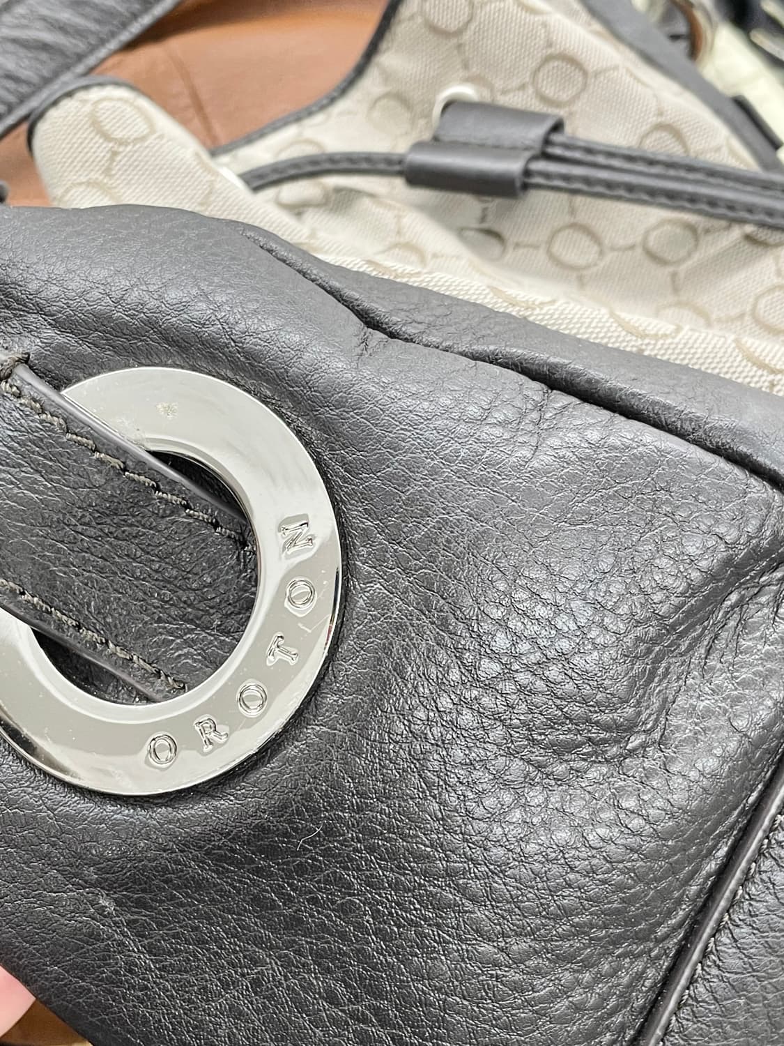 오로톤 모노그램 복조리 숄더백 상품이미지8