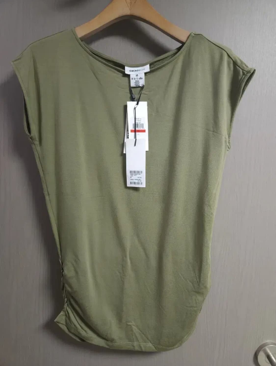 새상품] 백화점정품 DKNY 민소매 티, XS 상품이미지1