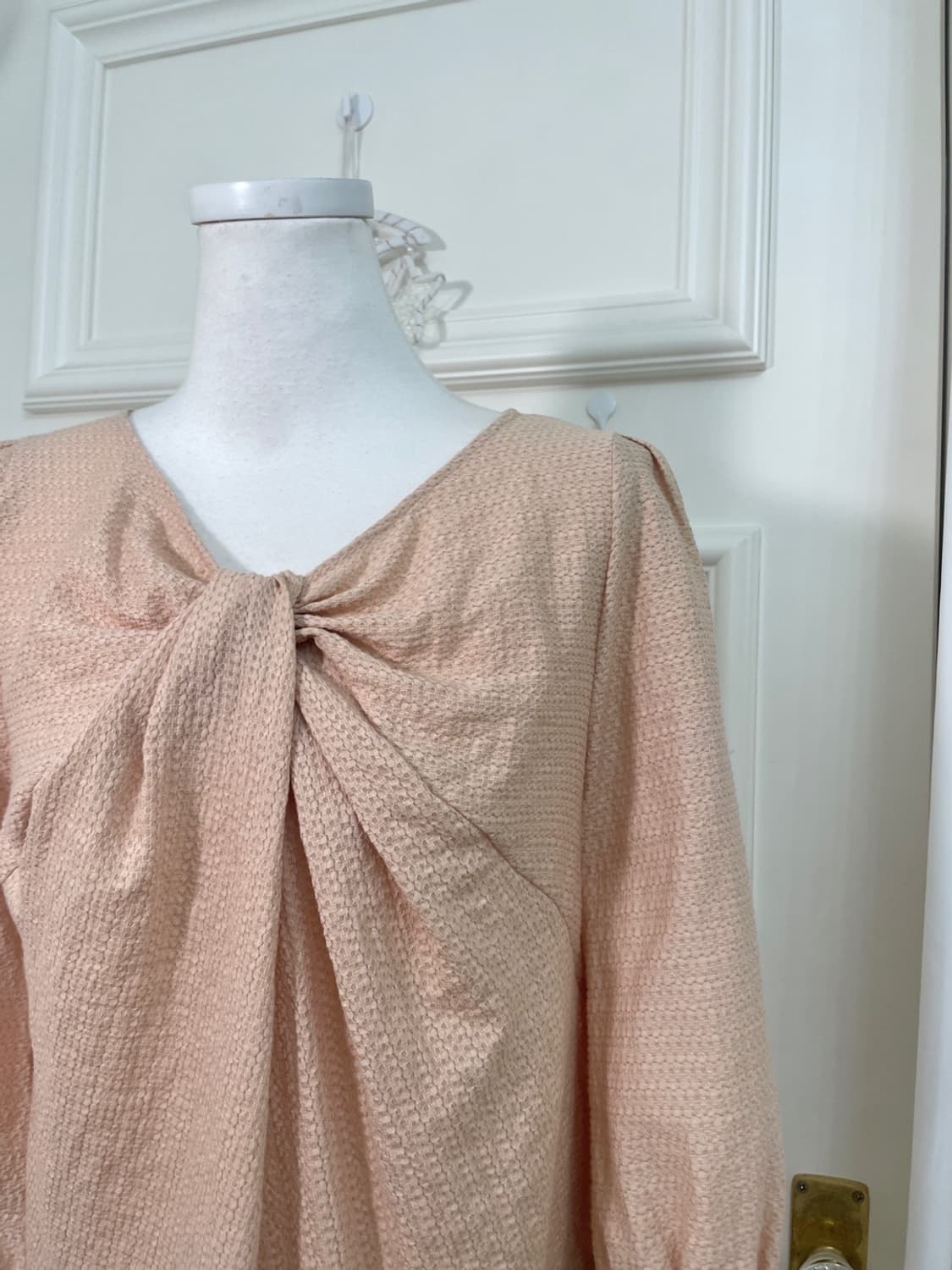 coral bow point puff blouse(size-2) 상품이미지7