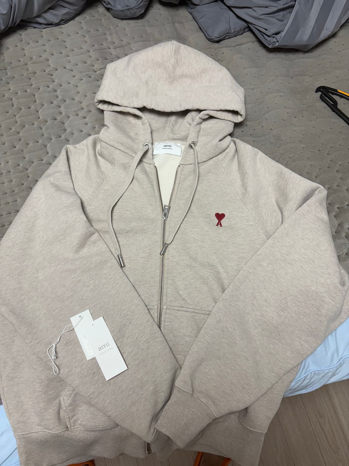 아미 스몰 하트 로고 후드집업 베이지 상품이미지1
