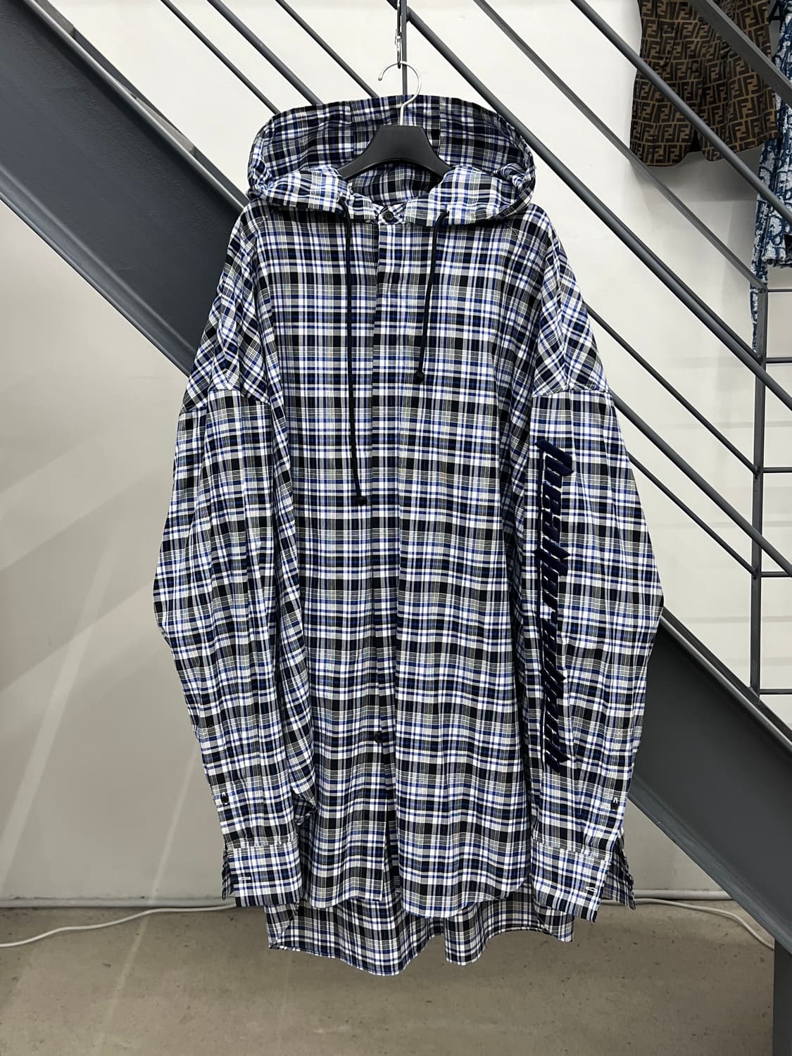 준지 블루 체크 자수 롱 후드 셔츠 상품이미지1