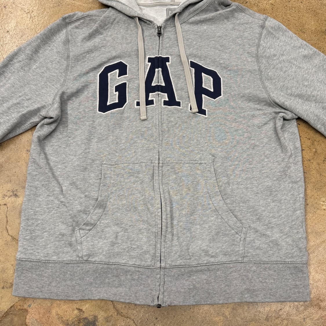 갭 그레이 로고 후드집업 상품이미지3