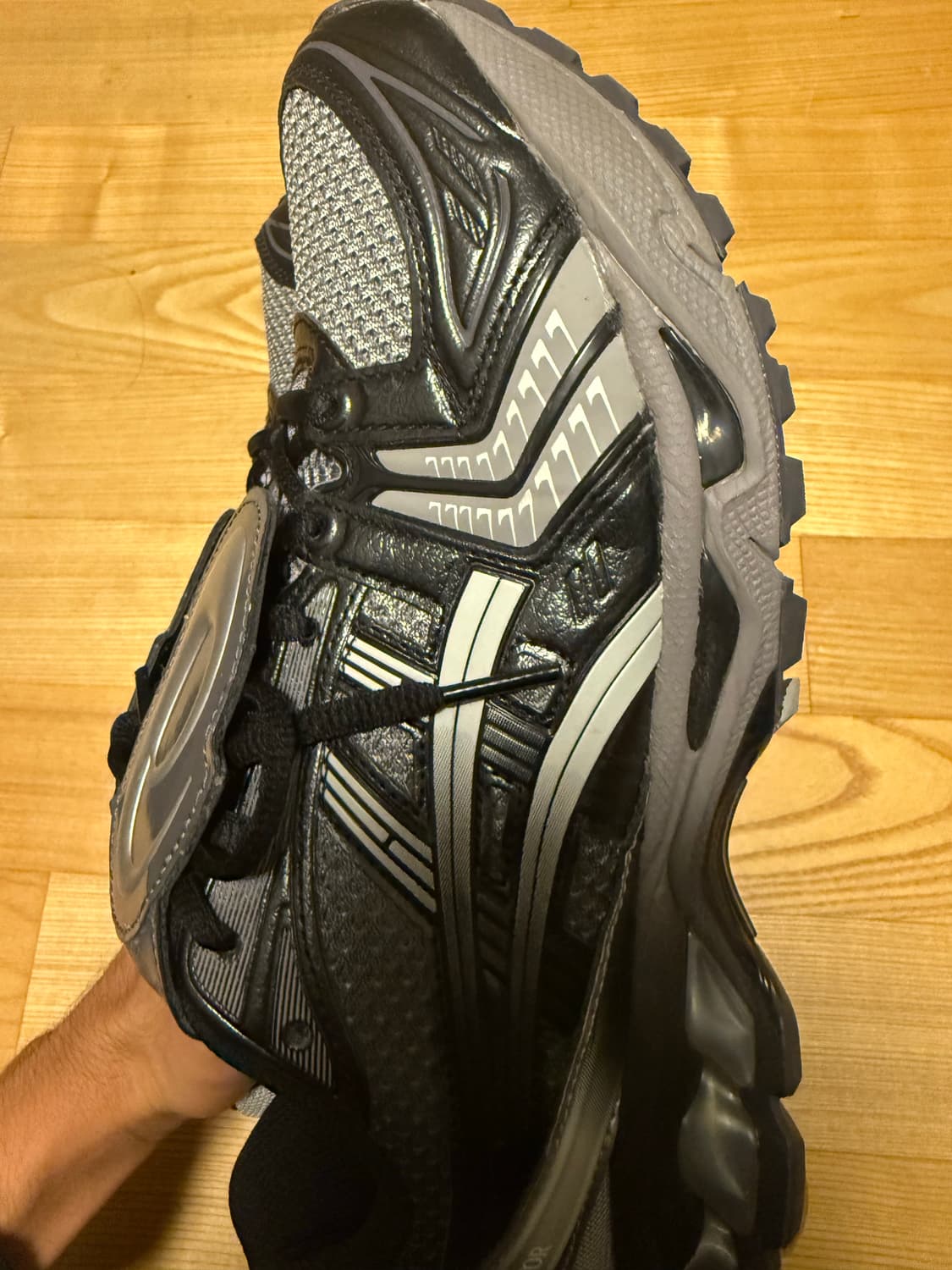 아식스 더뮤지엄비지터 젤 카야노 14 블랙 그레이 상품이미지3