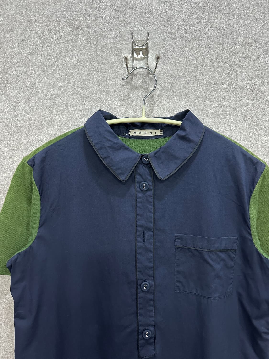 마르니 배색 카라 롱티셔츠 상품이미지3