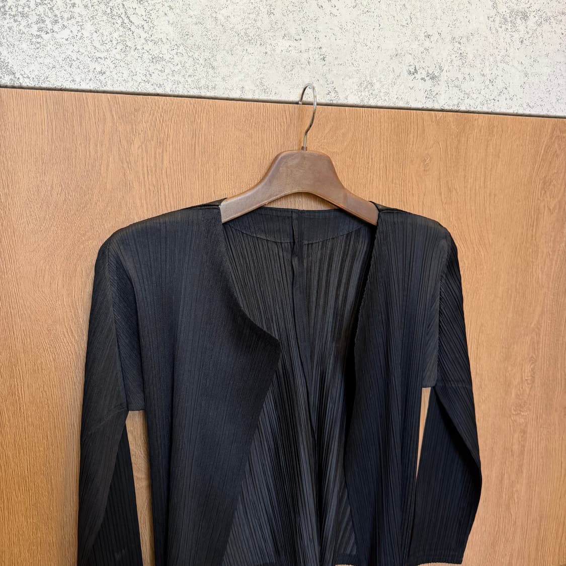 빈티지 롱슬리브 플리츠 가디건 오픈 디테일 레귤러핏 블랙 상품이미지3