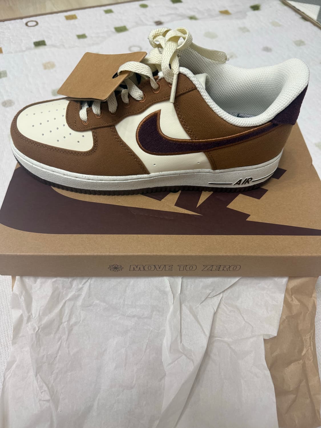 나이키 에어포스 1 '07 LV8 라이트 브리티시 탠 코코넛 밀크 상품이미지1