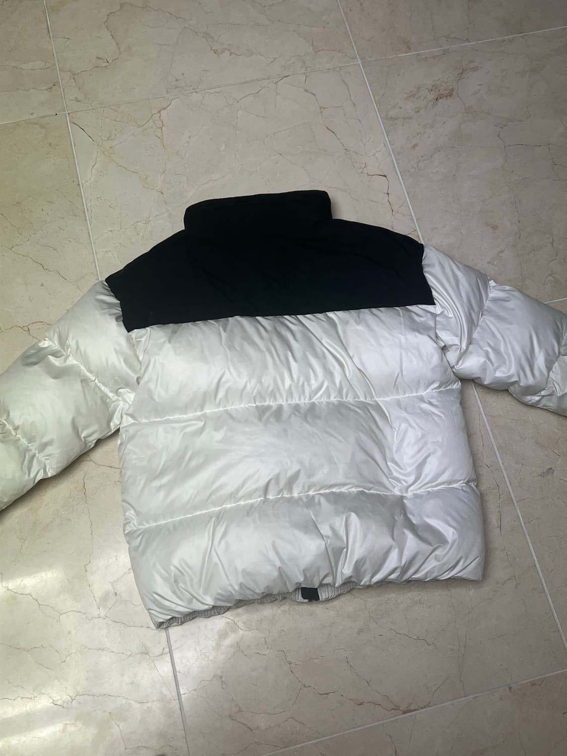 캘빈클라인 진스 화이트 패딩 상품이미지3