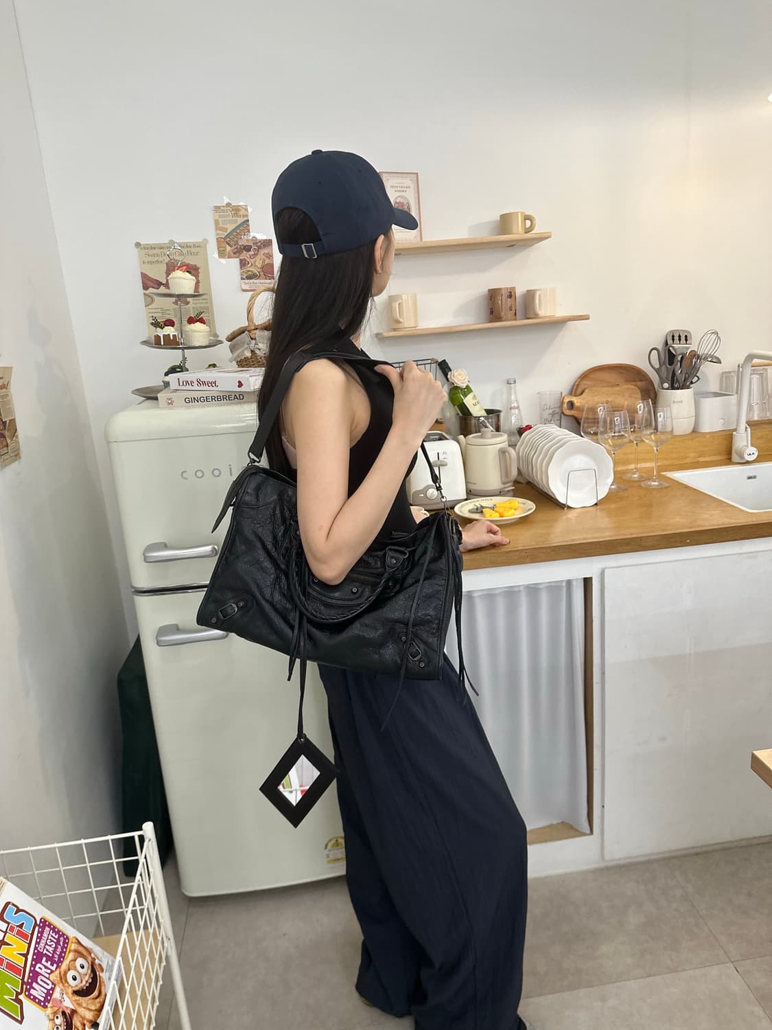 [A 정품] 발렌시아가 시티 모터백 미디움 블랙 상품이미지10